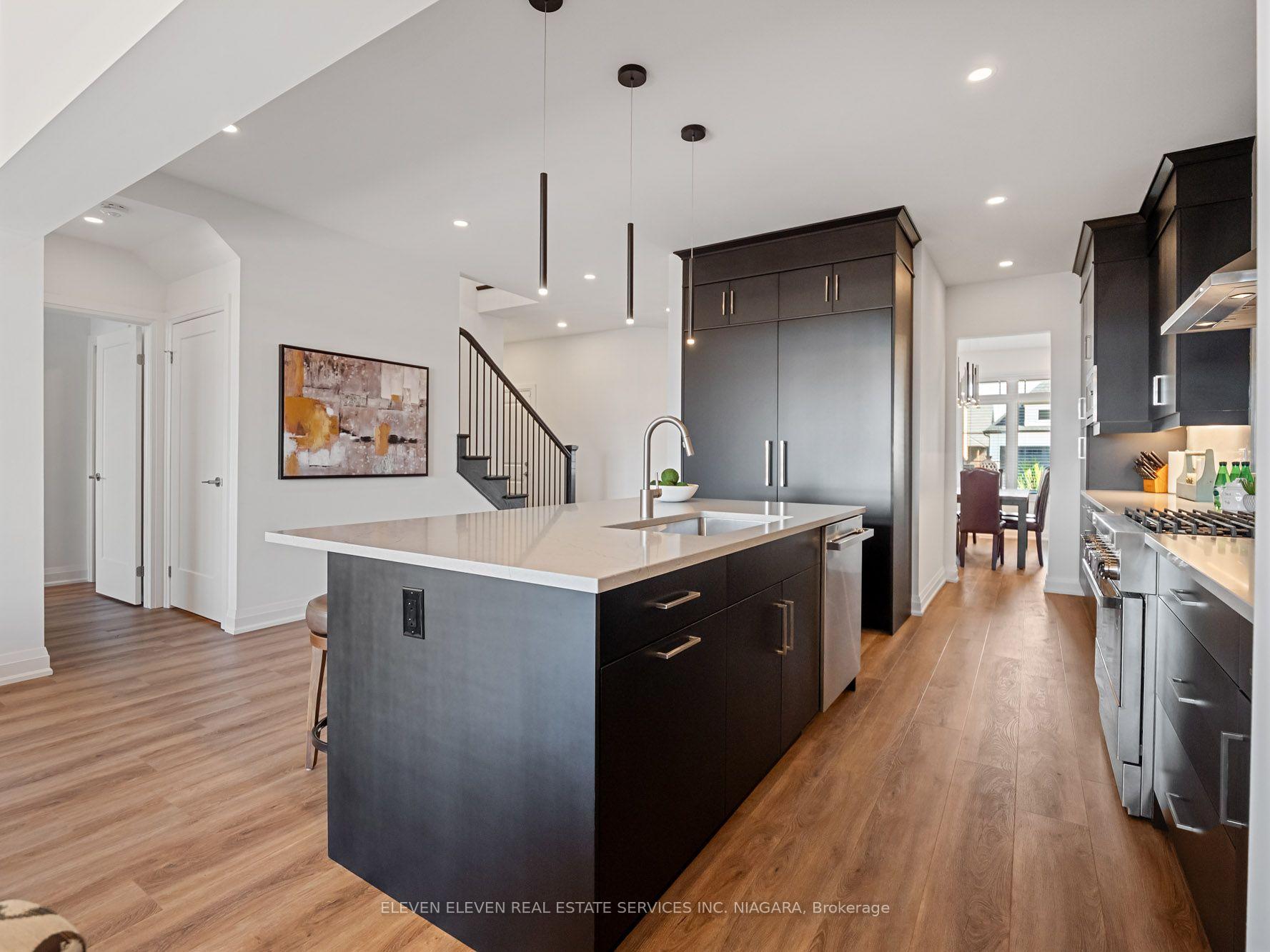 Photo 12 of 7483 Sherrilee Crescent, Niagara Falls, Brown — HOMEH