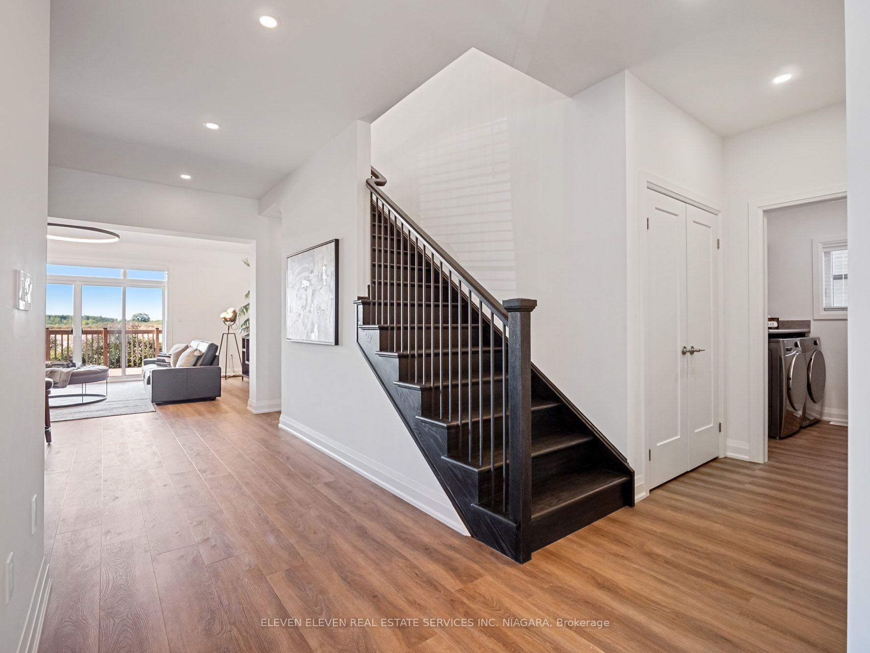 Photo 17 of 7483 Sherrilee Crescent, Niagara Falls, Brown — HOMEH