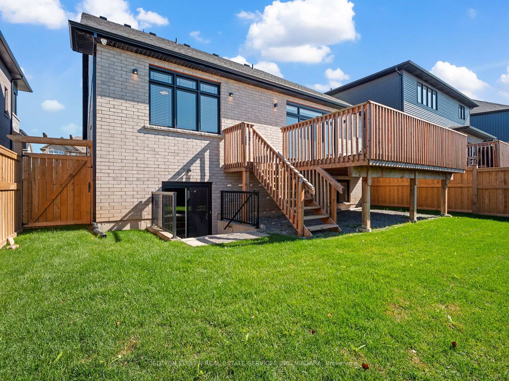 Photo 33 of 7483 Sherrilee Crescent, Niagara Falls, Brown — HOMEH