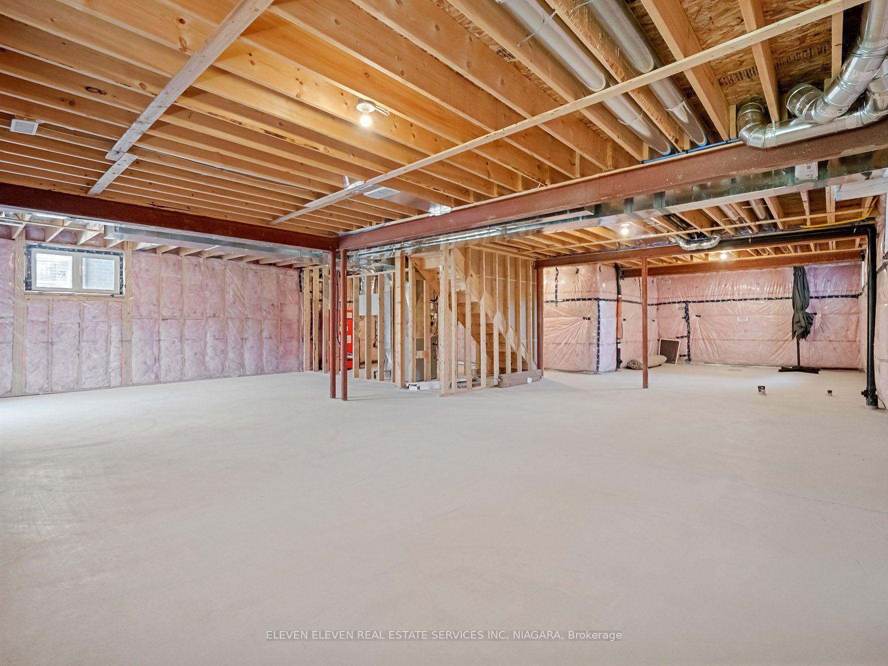 Photo 37 of 7483 Sherrilee Crescent, Niagara Falls, Brown — HOMEH