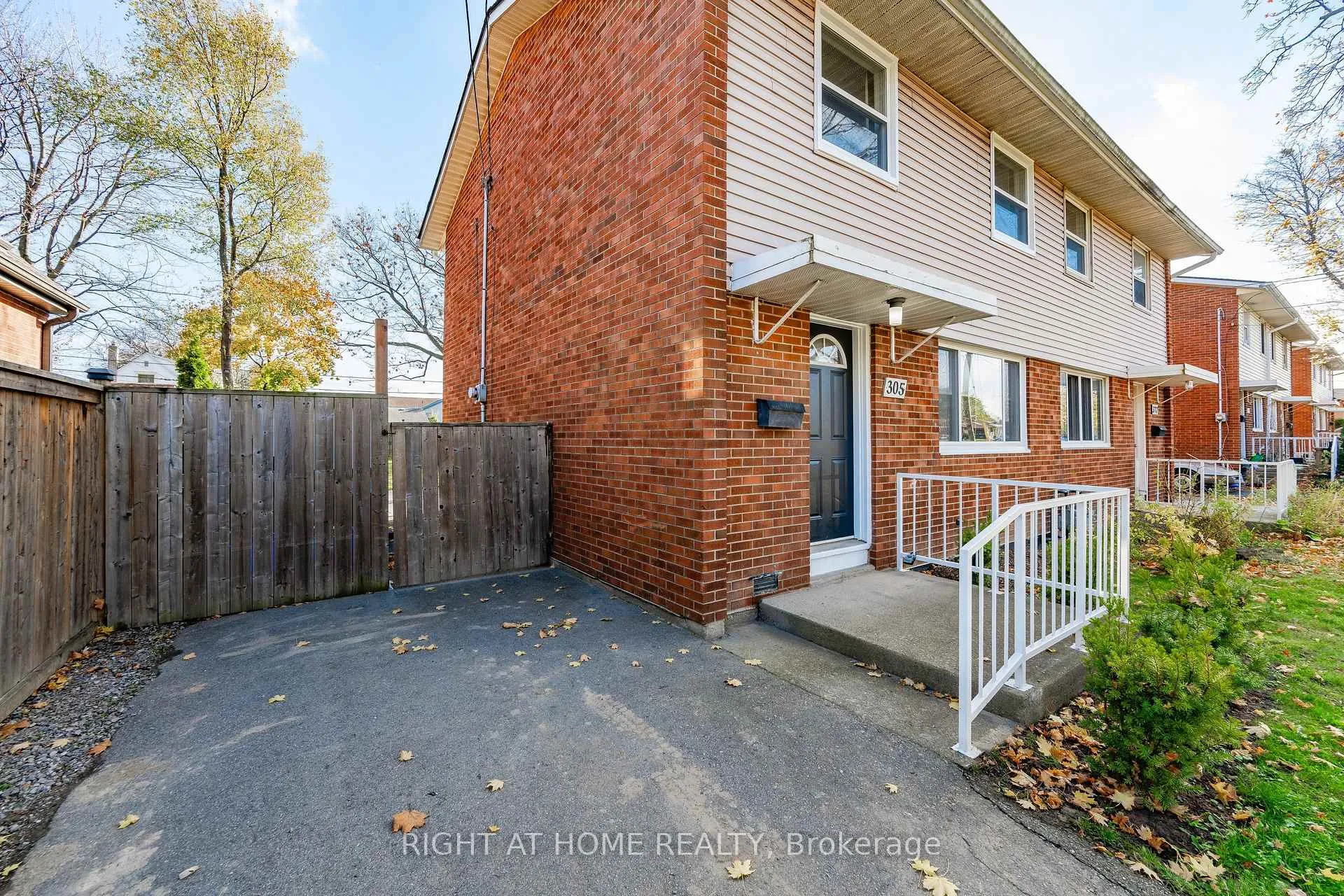 Photo 4 of 305 East 24th Street, Hamilton, Burkholme — HOMEH