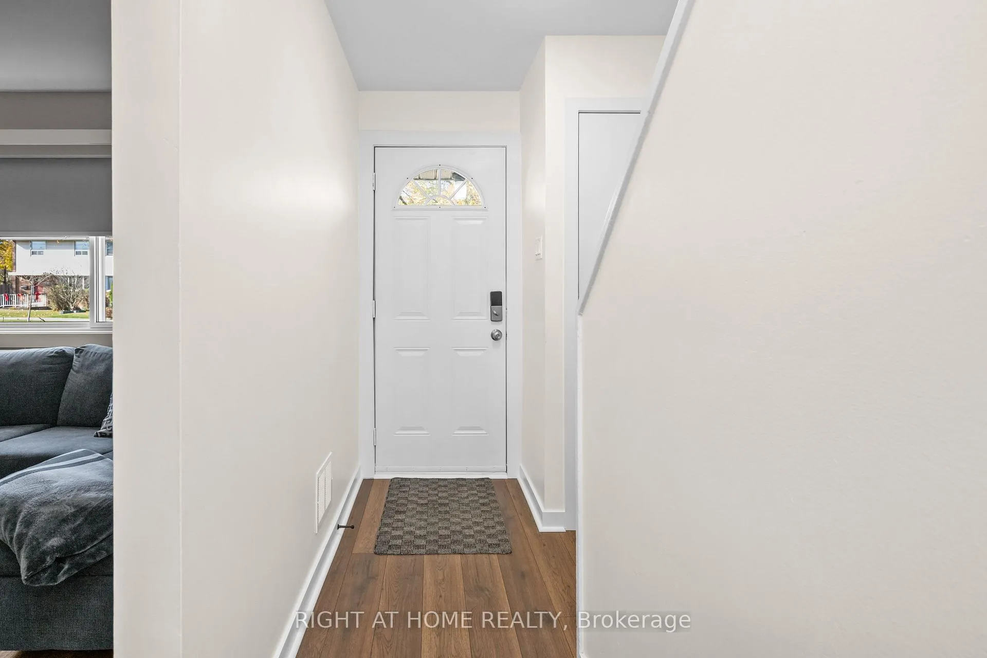 Photo 5 of 305 East 24th Street, Hamilton, Burkholme — HOMEH