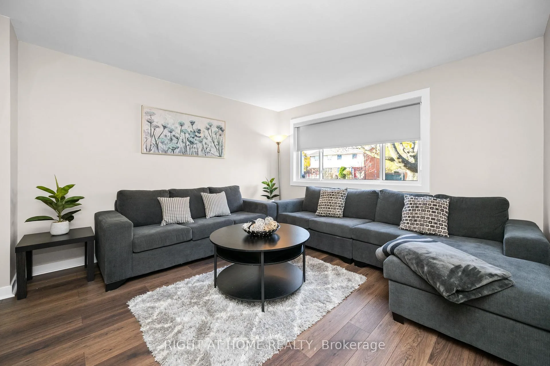 Photo 6 of 305 East 24th Street, Hamilton, Burkholme — HOMEH