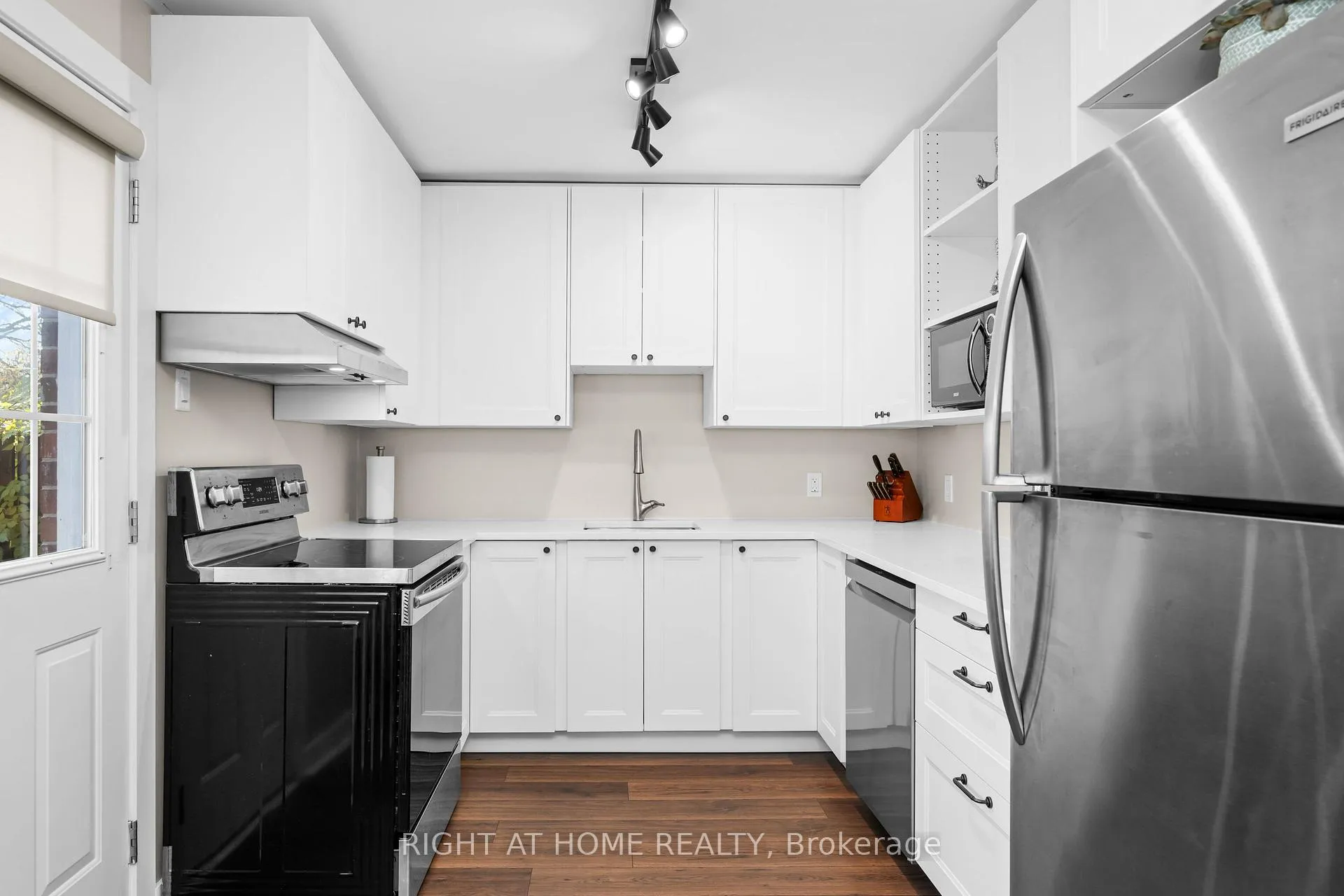 Photo 11 of 305 East 24th Street, Hamilton, Burkholme — HOMEH