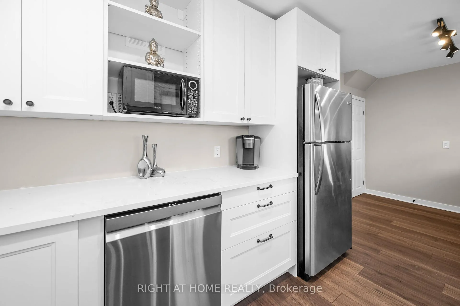 Photo 13 of 305 East 24th Street, Hamilton, Burkholme — HOMEH