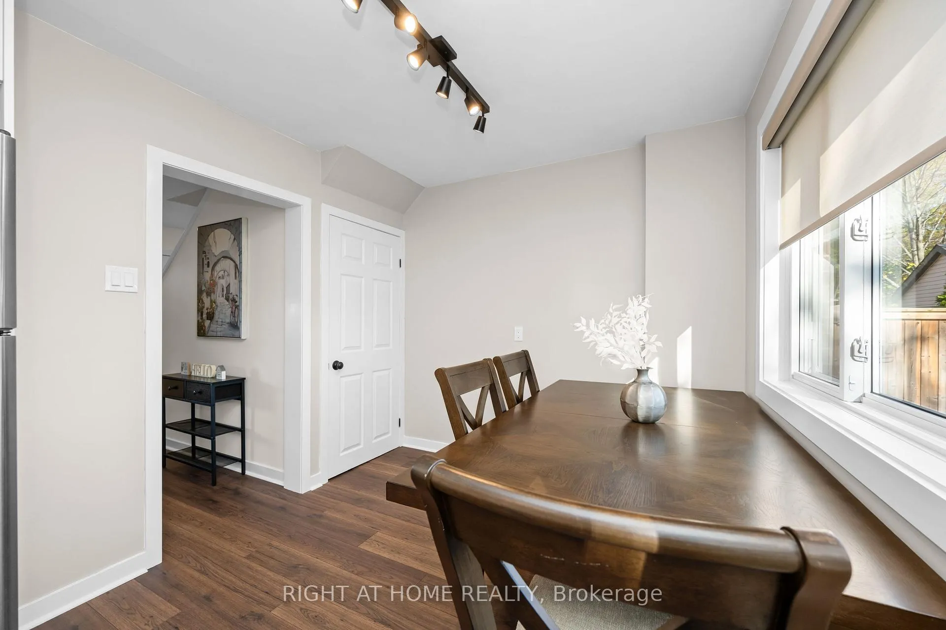 Photo 15 of 305 East 24th Street, Hamilton, Burkholme — HOMEH