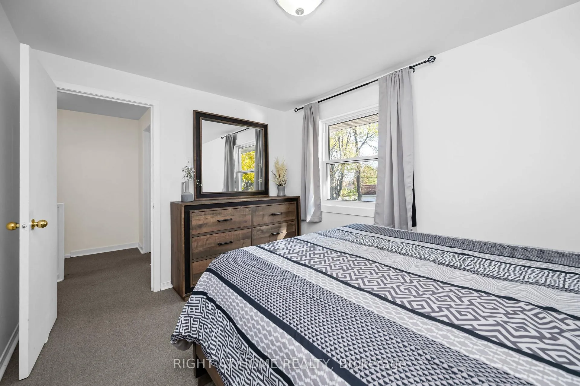 Photo 21 of 305 East 24th Street, Hamilton, Burkholme — HOMEH