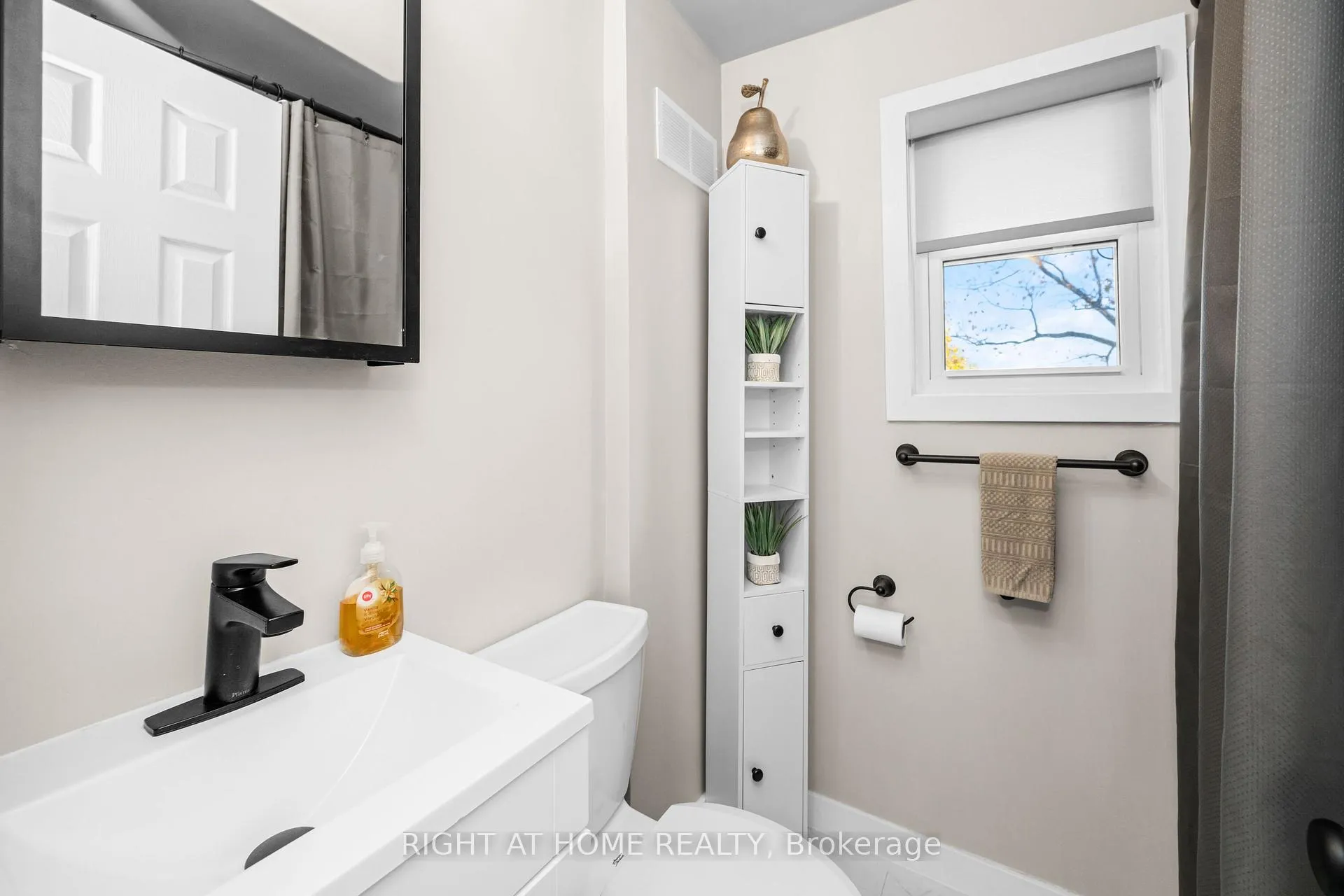 Photo 27 of 305 East 24th Street, Hamilton, Burkholme — HOMEH