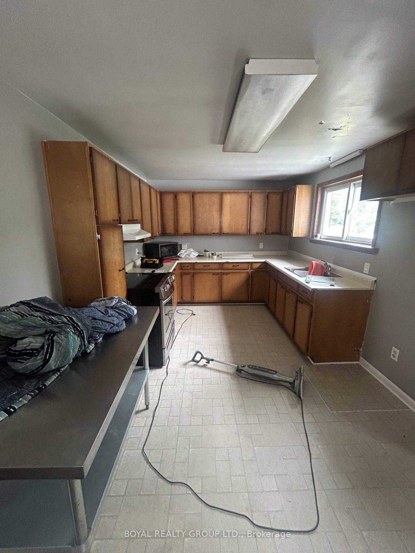 Photo 4 of 321 Cameron Street, Thunder Bay, East End — HOMEH