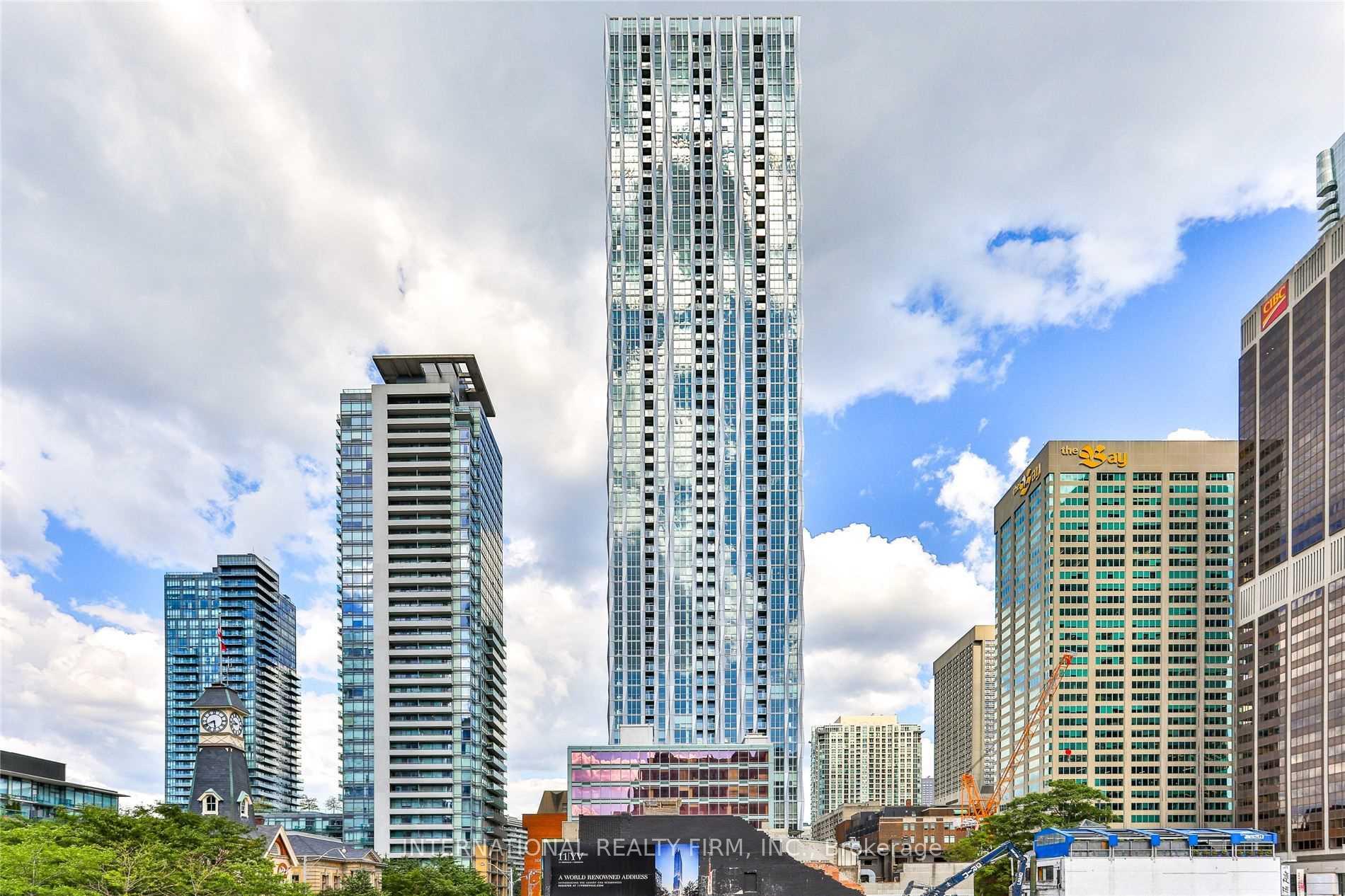 Front of Unit 4212, 1 Yorkville Avenue