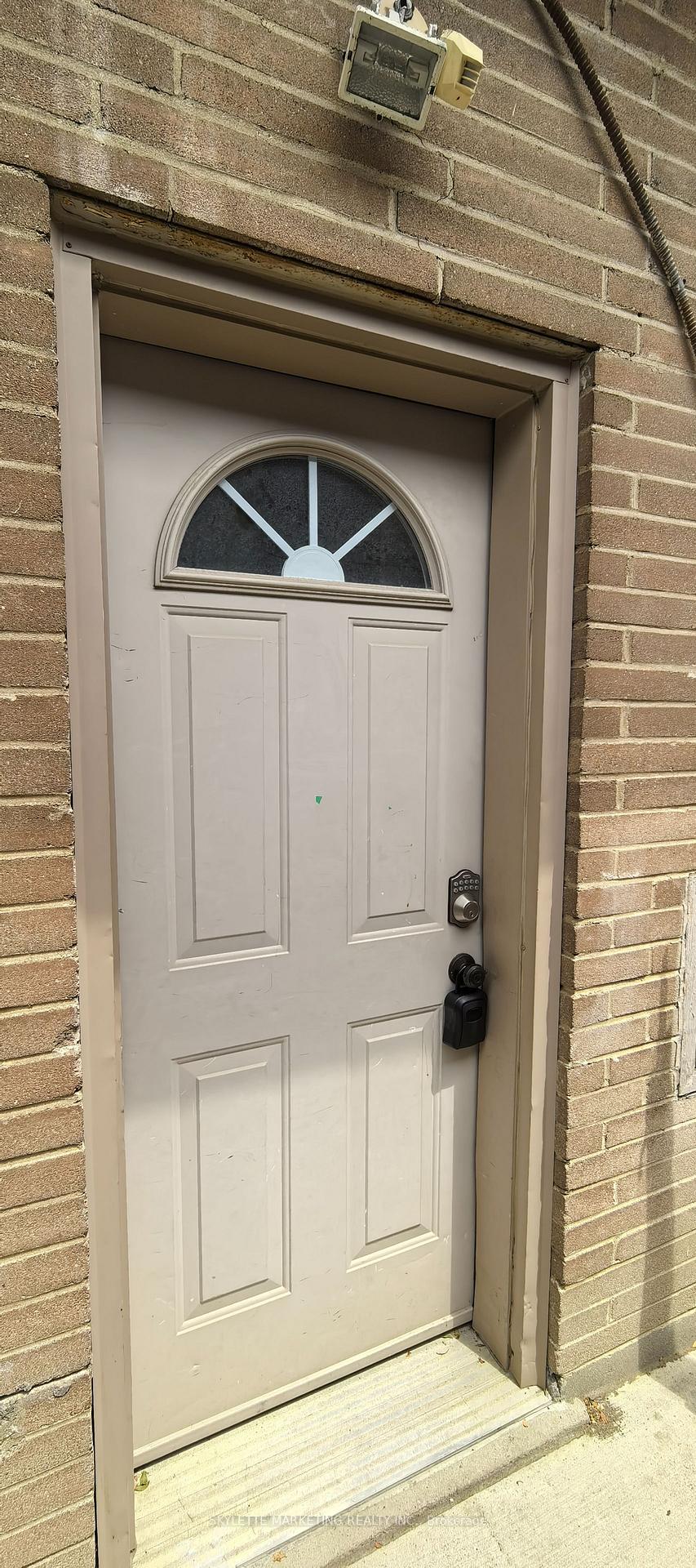 Photo 5 of Unit basement, 34 Ravenscroft Circle, North York, Bayview Village — HOMEH