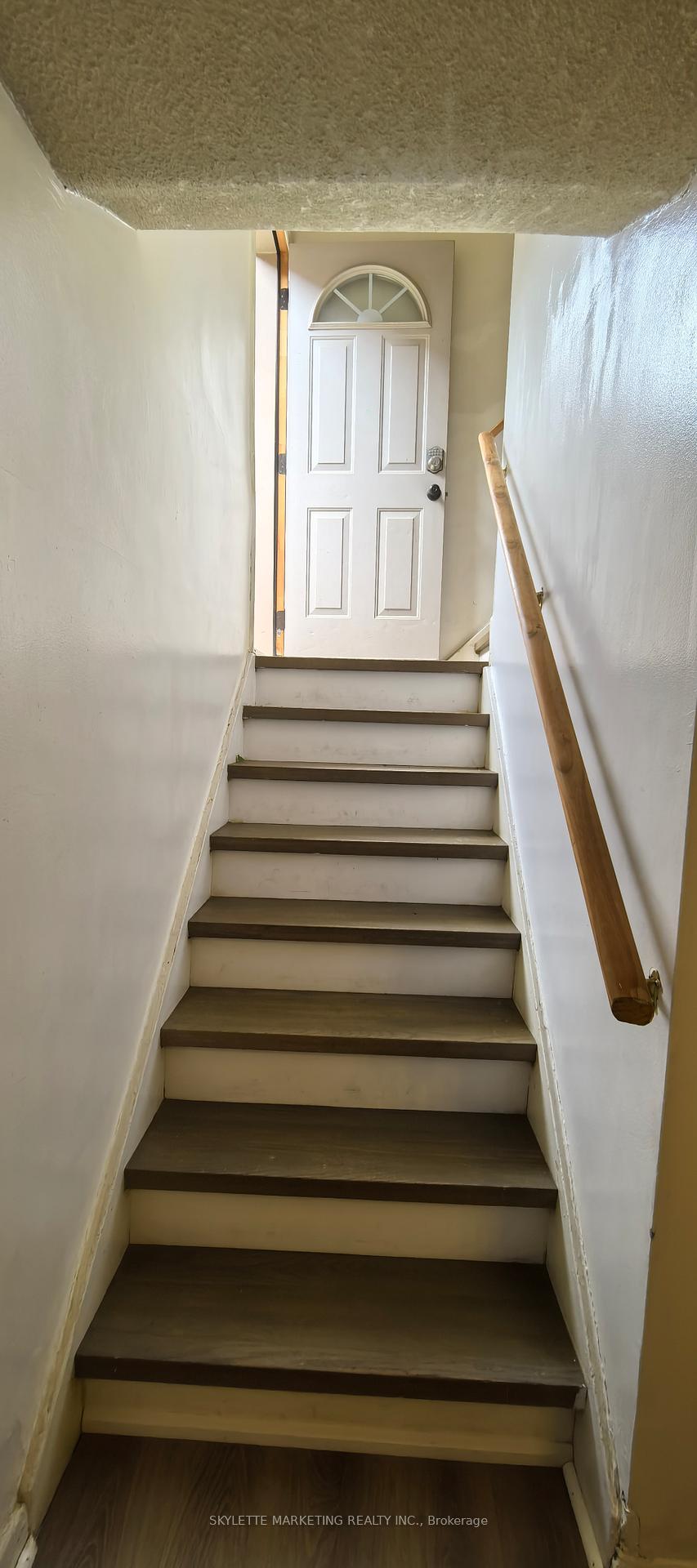 Photo 6 of Unit basement, 34 Ravenscroft Circle, North York, Bayview Village — HOMEH