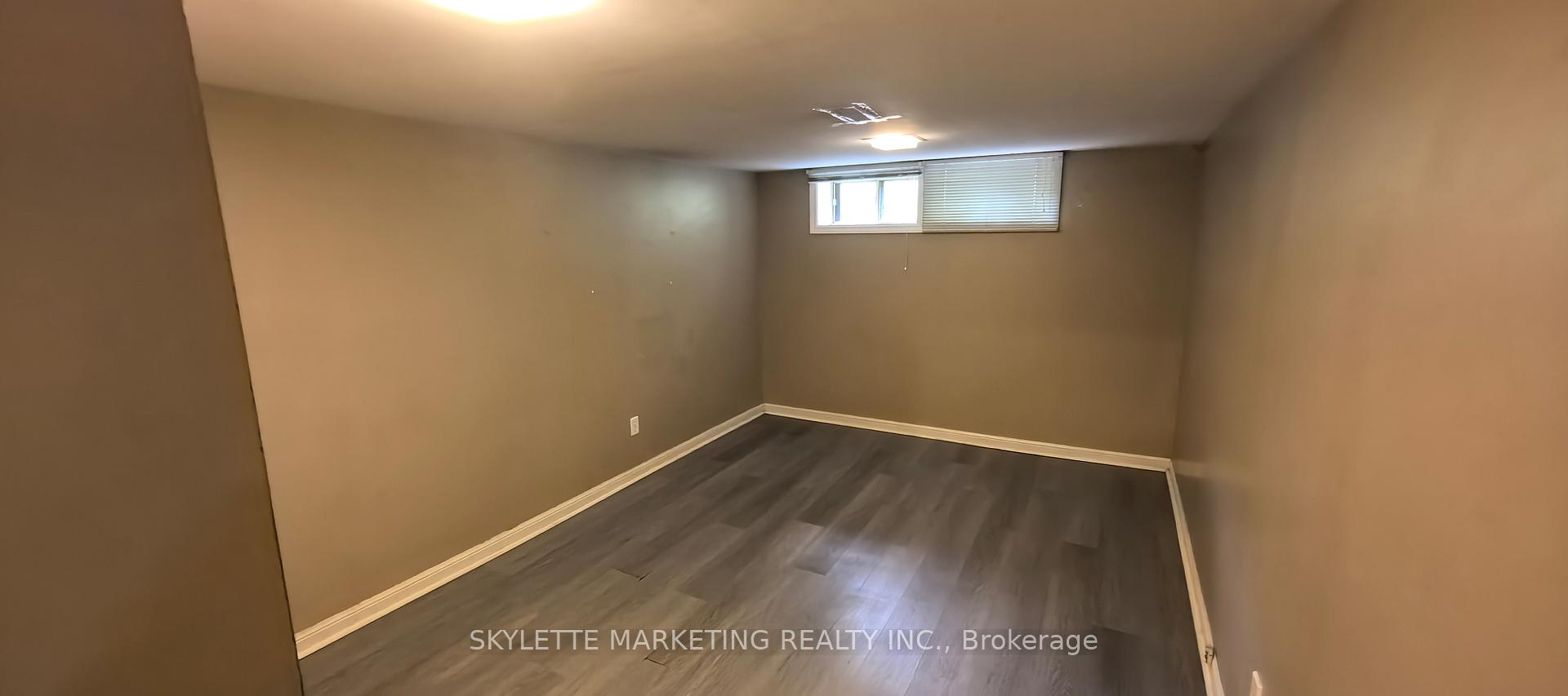 Photo 11 of Unit basement, 34 Ravenscroft Circle, North York, Bayview Village — HOMEH