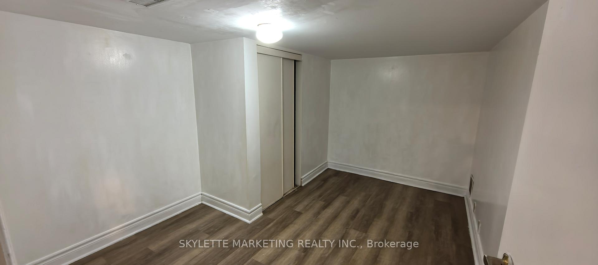 Photo 15 of Unit basement, 34 Ravenscroft Circle, North York, Bayview Village — HOMEH