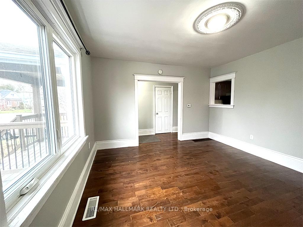 Photo 9 of 67 Claremore Avenue, Scarborough, Birchcliffe-Cliffside — HOMEH