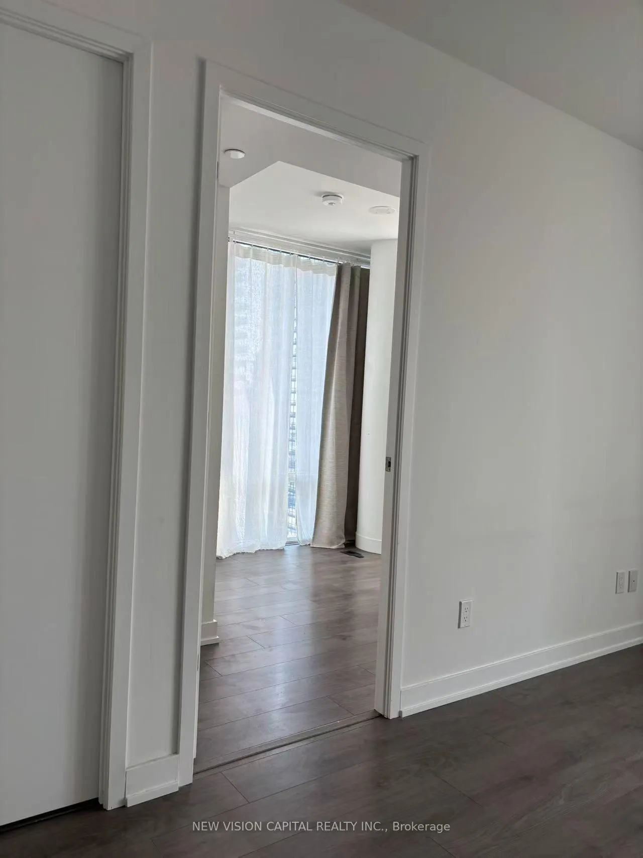 Photo 5 of 501 yonge Street, Toronto, Church-Yonge Corridor — HOMEH