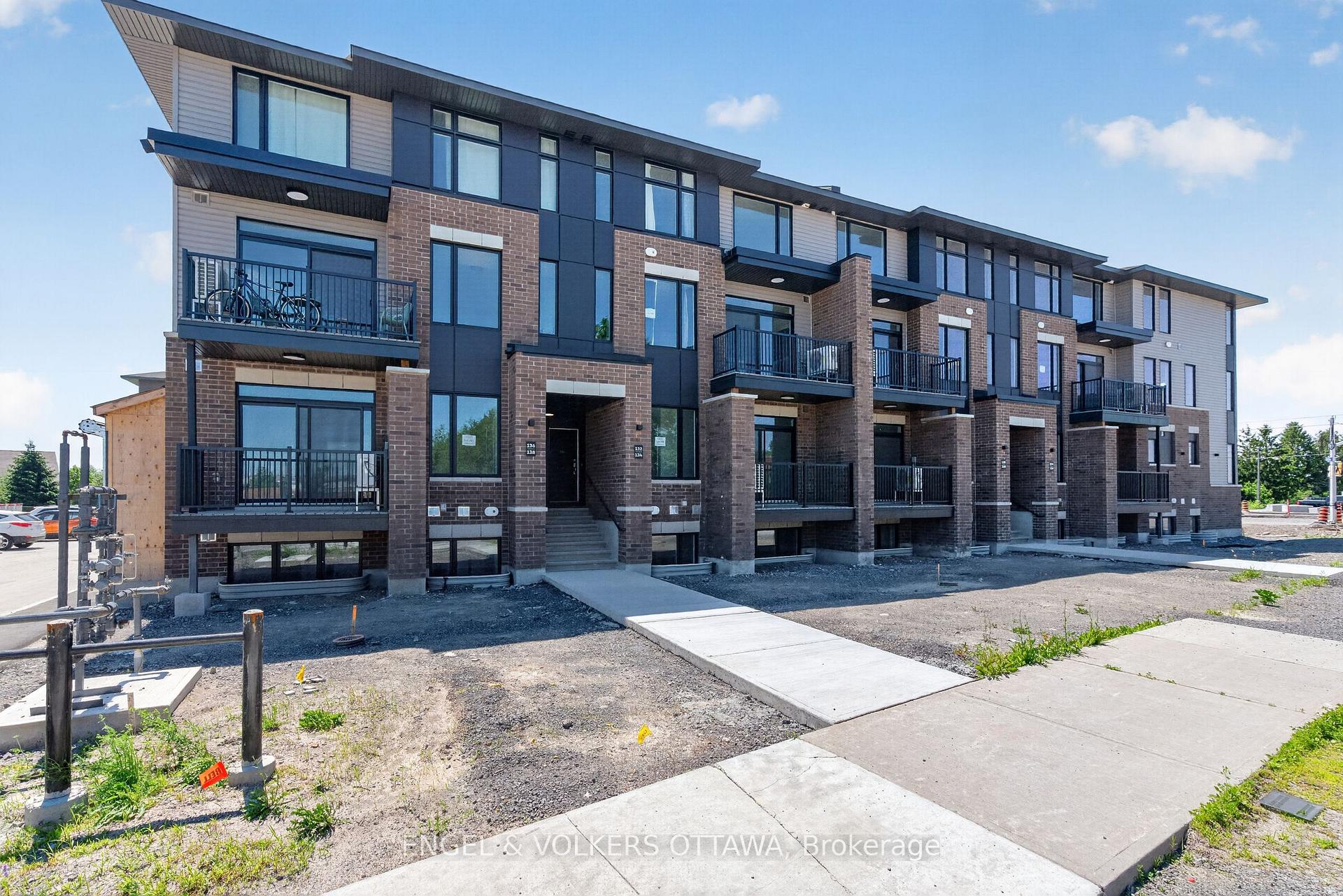 Photo 1 of 132 Stardust Private, Ottawa, Leitrim — HOMEH