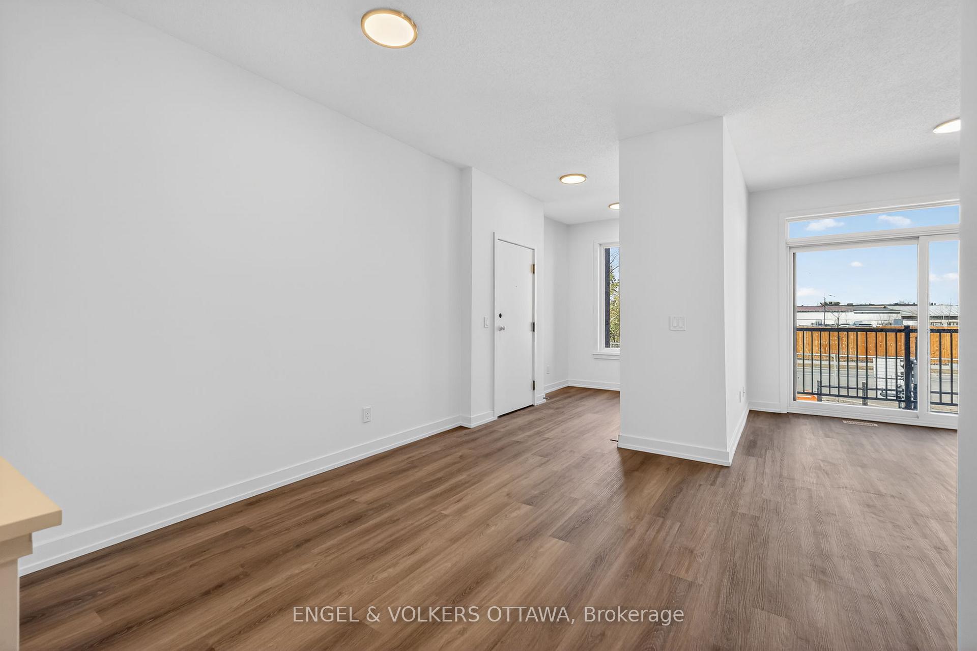 Photo 2 of 132 Stardust Private, Ottawa, Leitrim — HOMEH