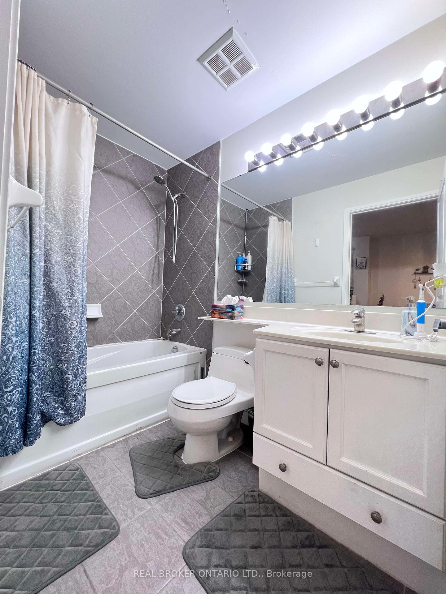 Photo 10 of Unit 707, 90 Absolute Avenue, Mississauga, City Centre — HOMEH