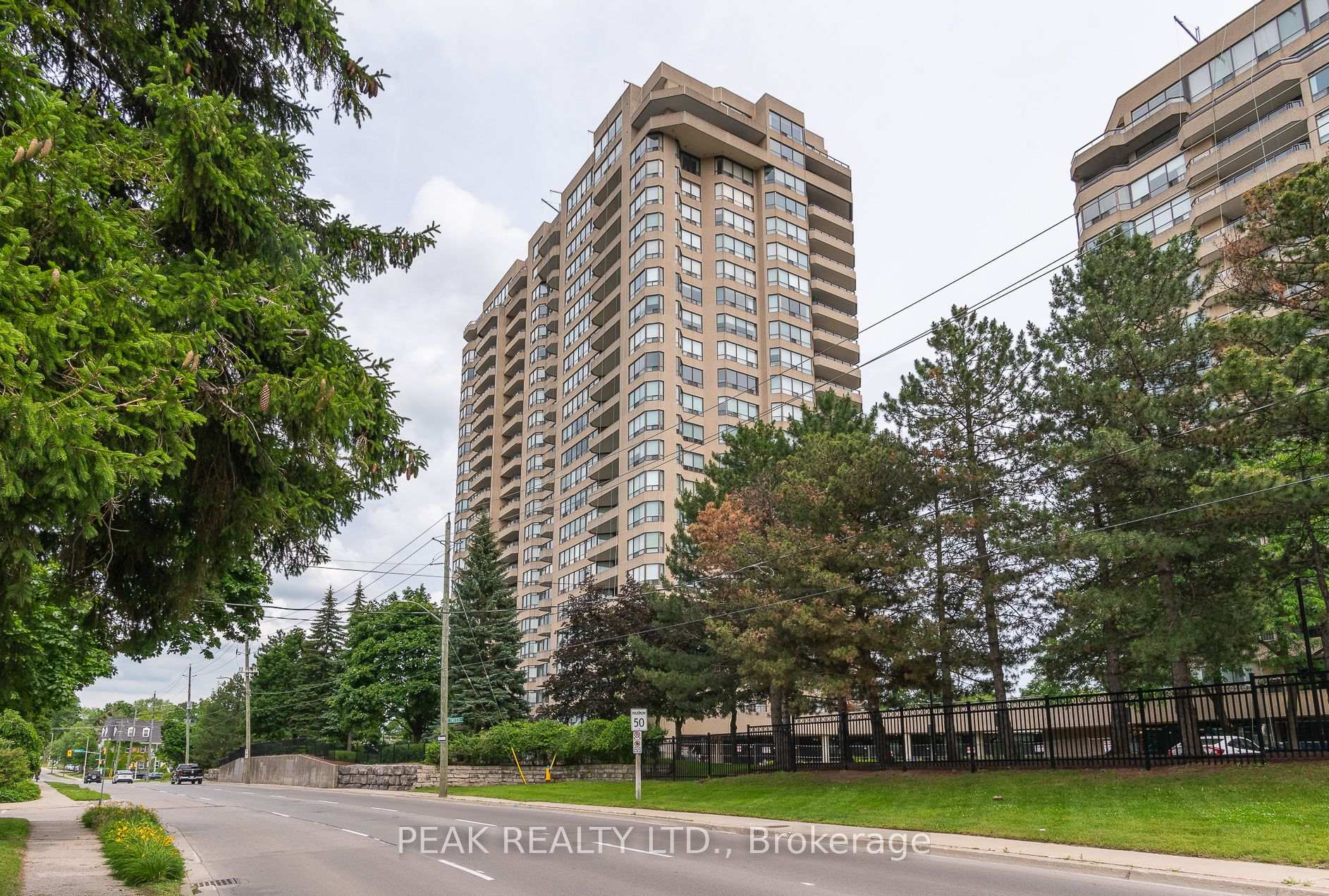 Photo 2 of Unit 2008, 6 Willow Street, Waterloo, Uptown Waterloo/North Ward — HOMEH