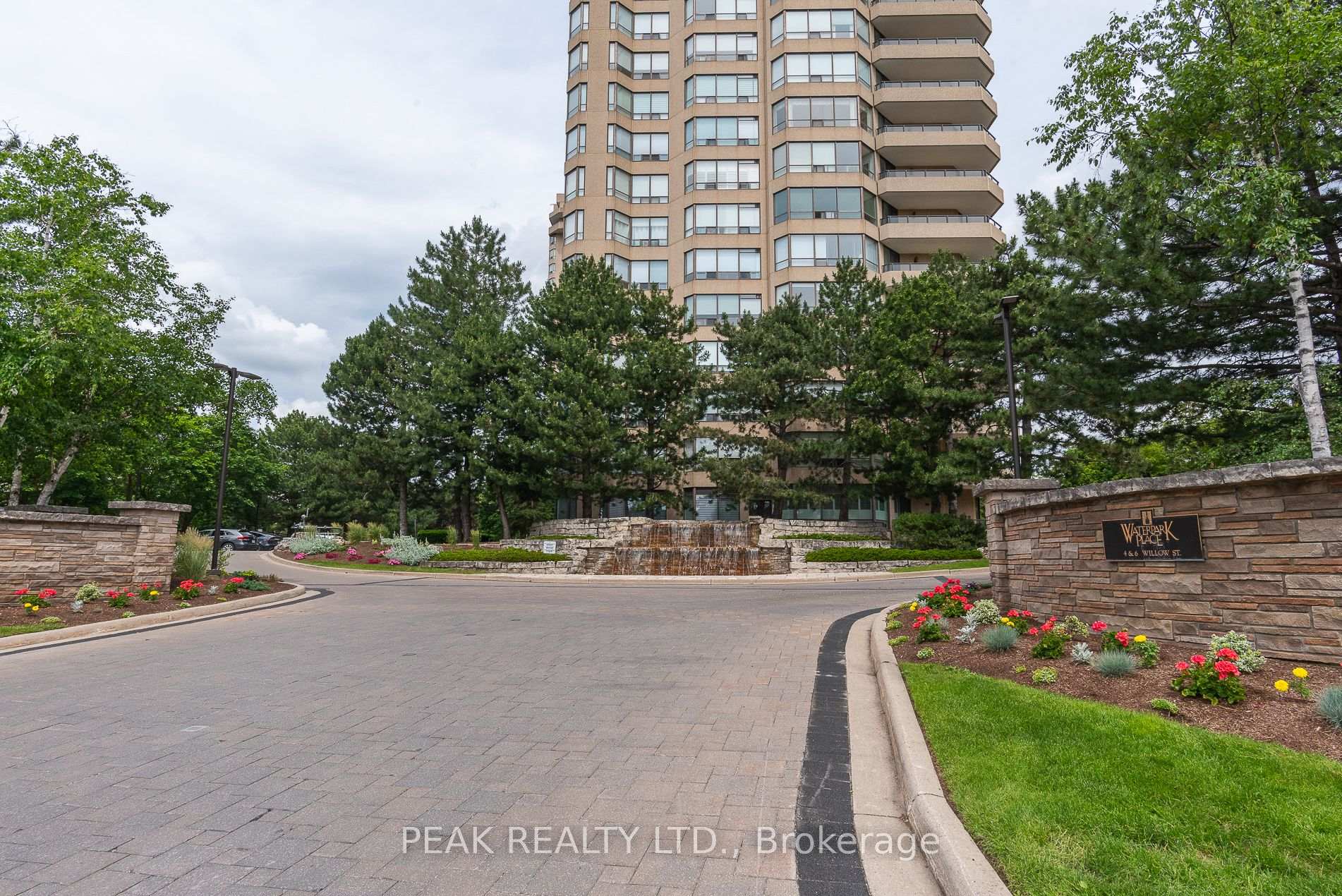 Photo 4 of Unit 2008, 6 Willow Street, Waterloo, Uptown Waterloo/North Ward — HOMEH