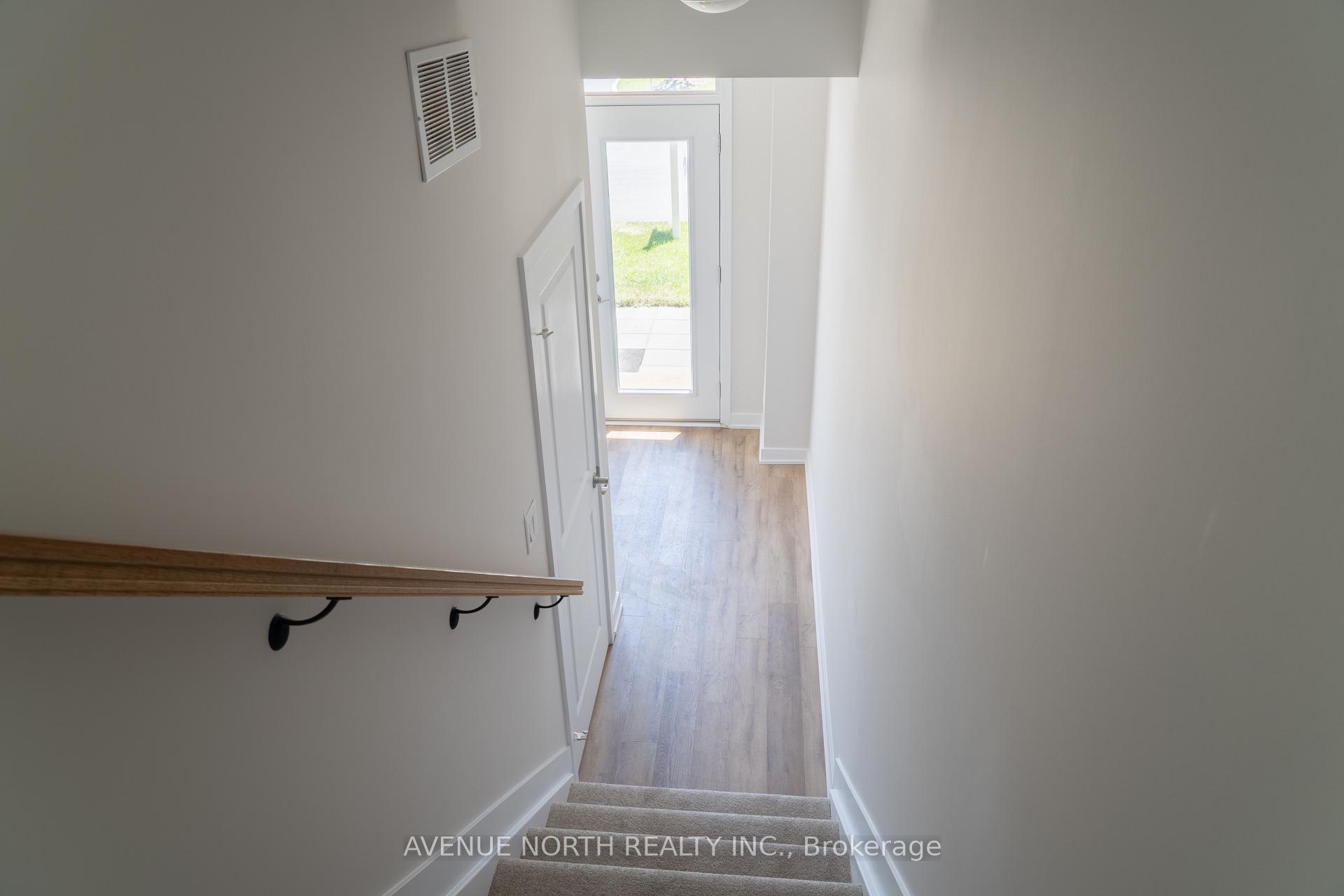 Photo 4 of 650 Corporal Private, Ottawa, Blossom Park/Kemp Park/Findlay Creek — HOMEH