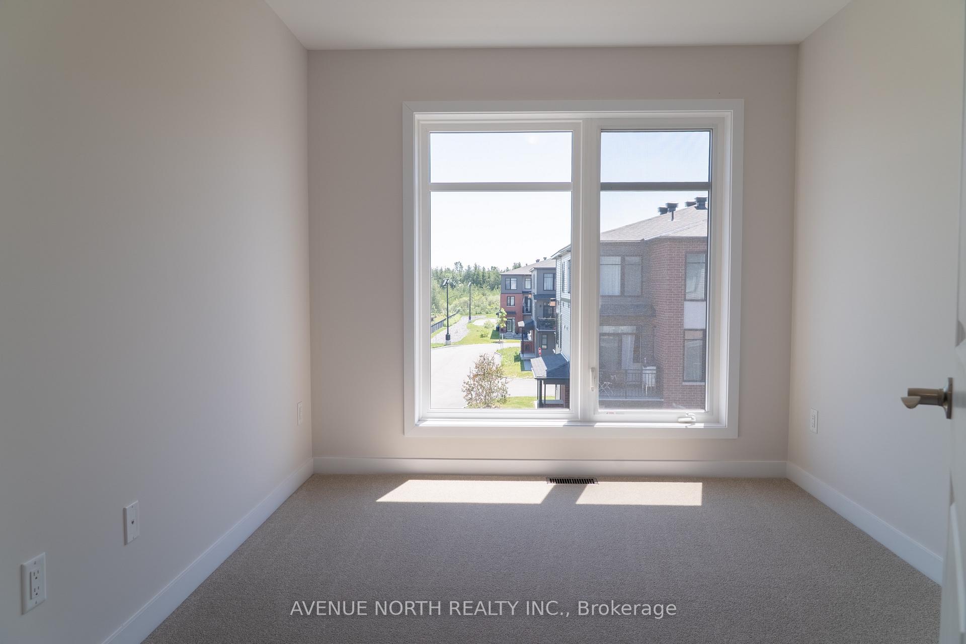 Photo 18 of 650 Corporal Private, Ottawa, Blossom Park/Kemp Park/Findlay Creek — HOMEH