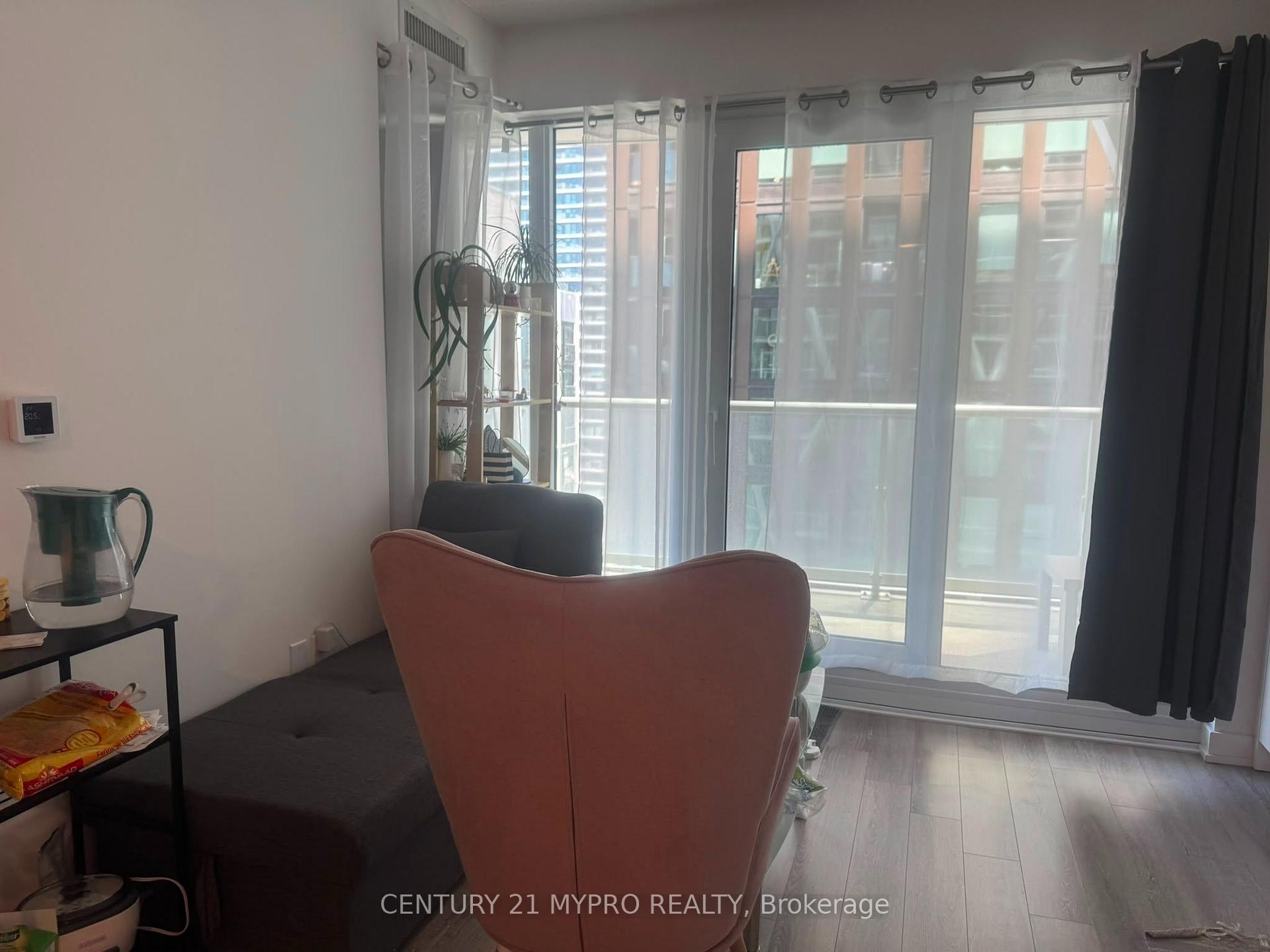 Photo 4 of Unit 1636, 230 Simcoe Street, Toronto, Kensington-Chinatown — HOMEH