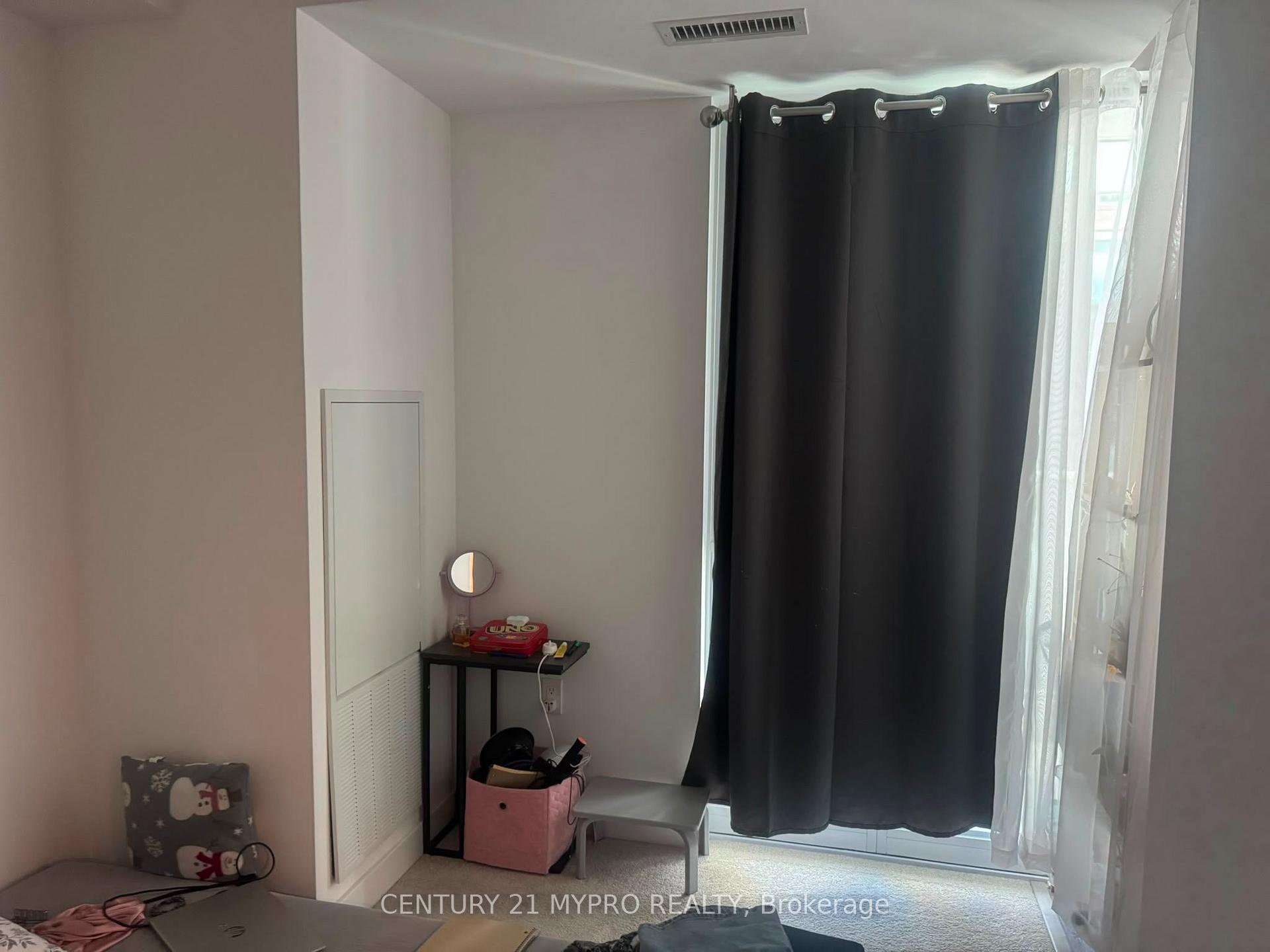 Photo 8 of Unit 1636, 230 Simcoe Street, Toronto, Kensington-Chinatown — HOMEH