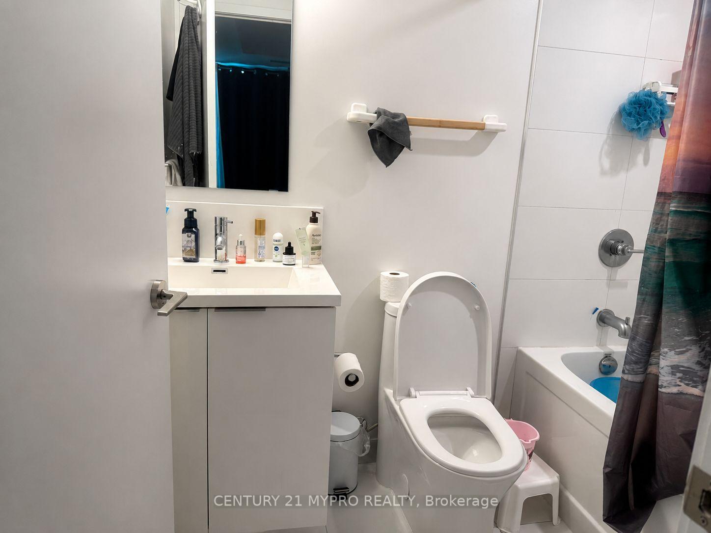 Photo 9 of Unit 1636, 230 Simcoe Street, Toronto, Kensington-Chinatown — HOMEH