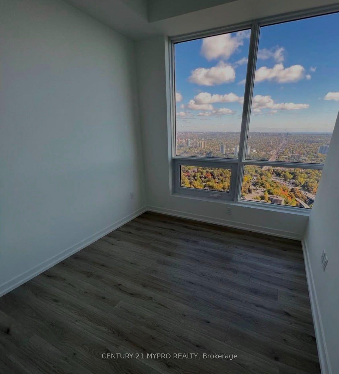 Photo 3 of Unit 2008, 395 Bloor Street E, Toronto, North St. James Town — HOMEH