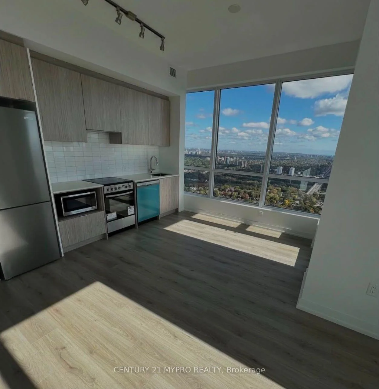 Photo 23 of Unit 2008, 395 Bloor Street E, Toronto, North St. James Town — HOMEH