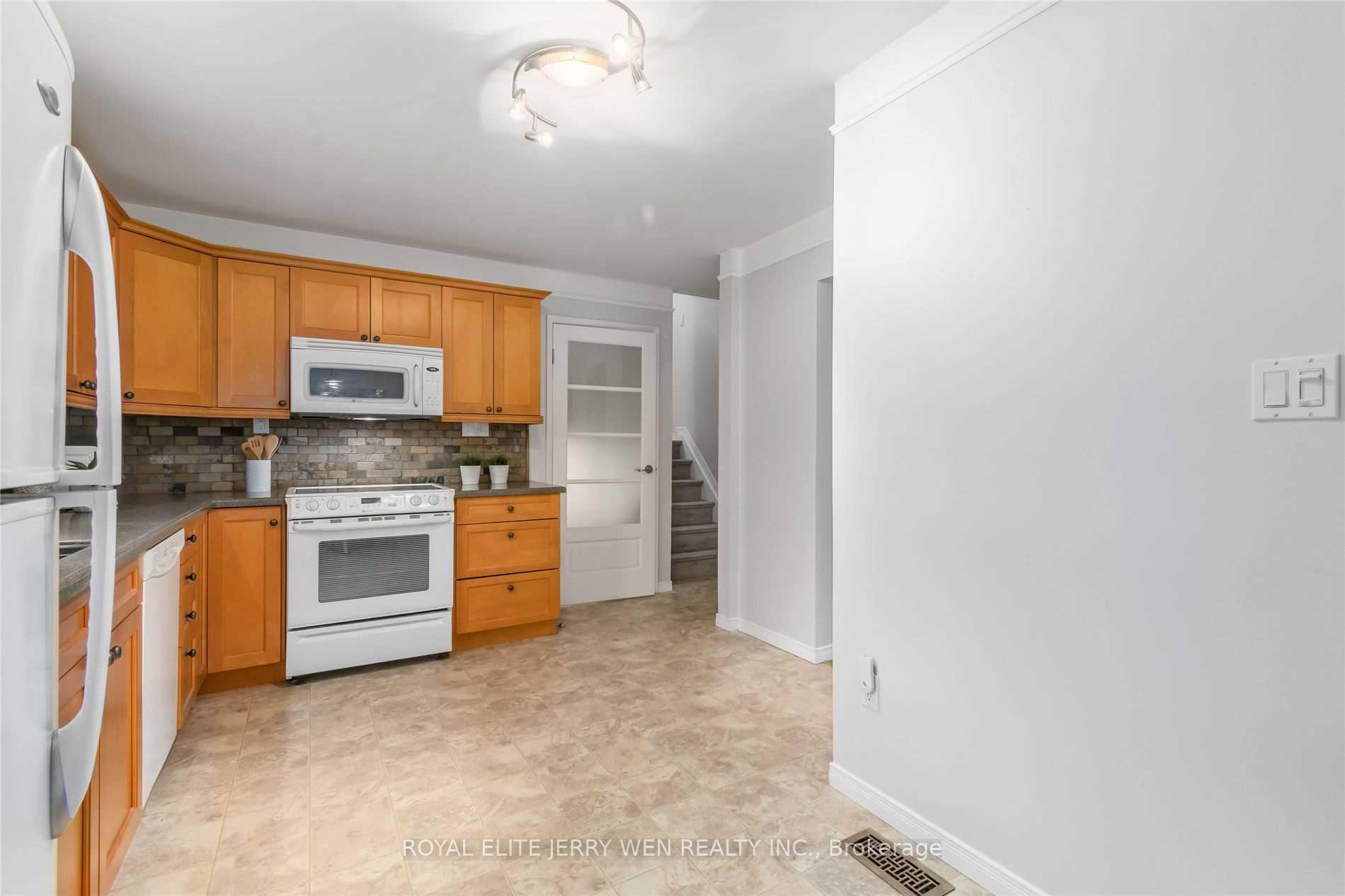 Photo 4 of 784 Central Park Boulevard N, Oshawa, Centennial — HOMEH