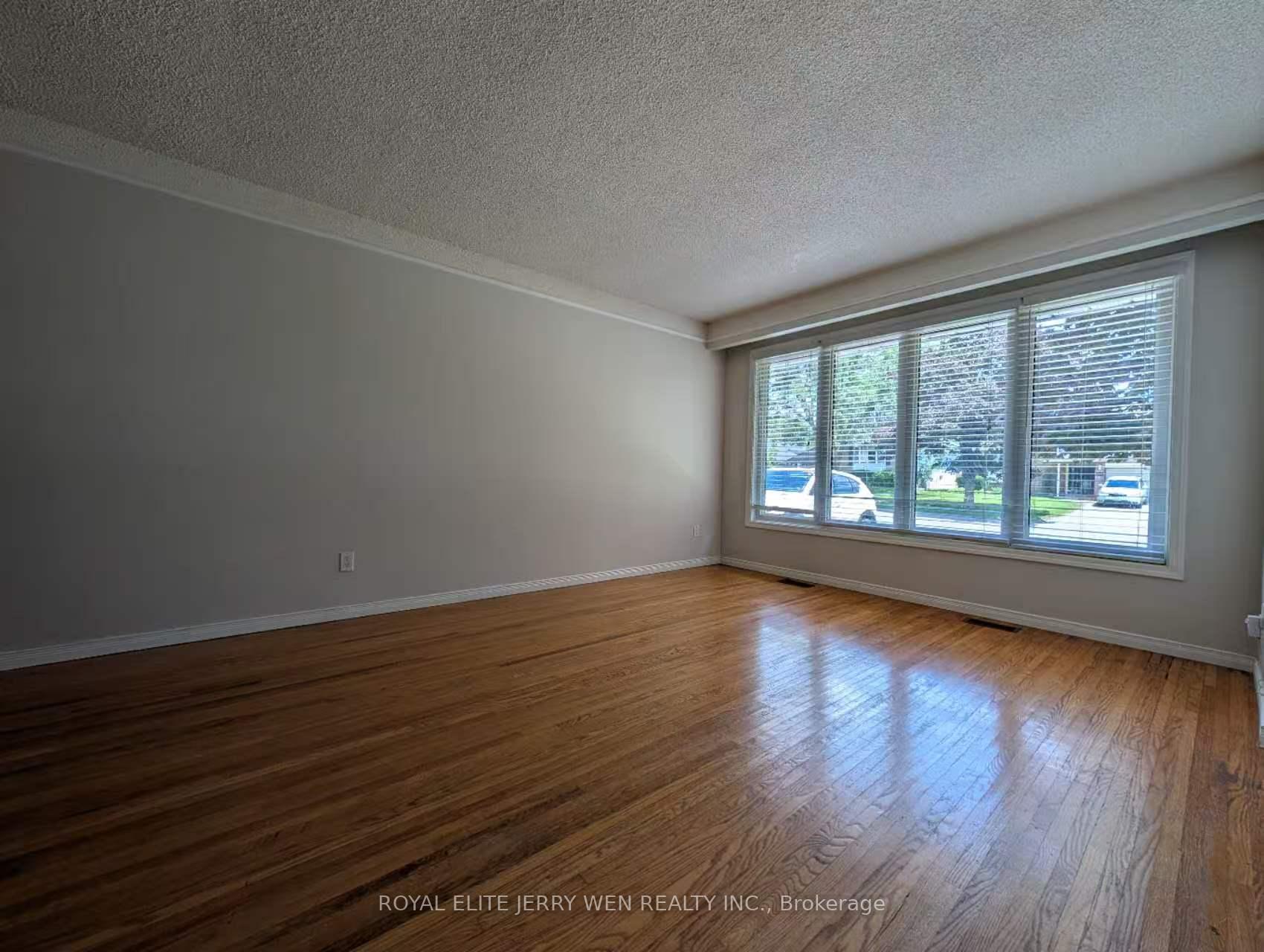 Photo 5 of 784 Central Park Boulevard N, Oshawa, Centennial — HOMEH