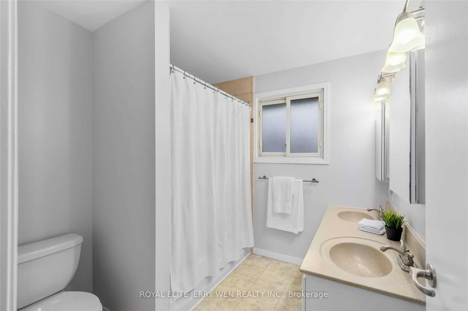 Photo 14 of 784 Central Park Boulevard N, Oshawa, Centennial — HOMEH