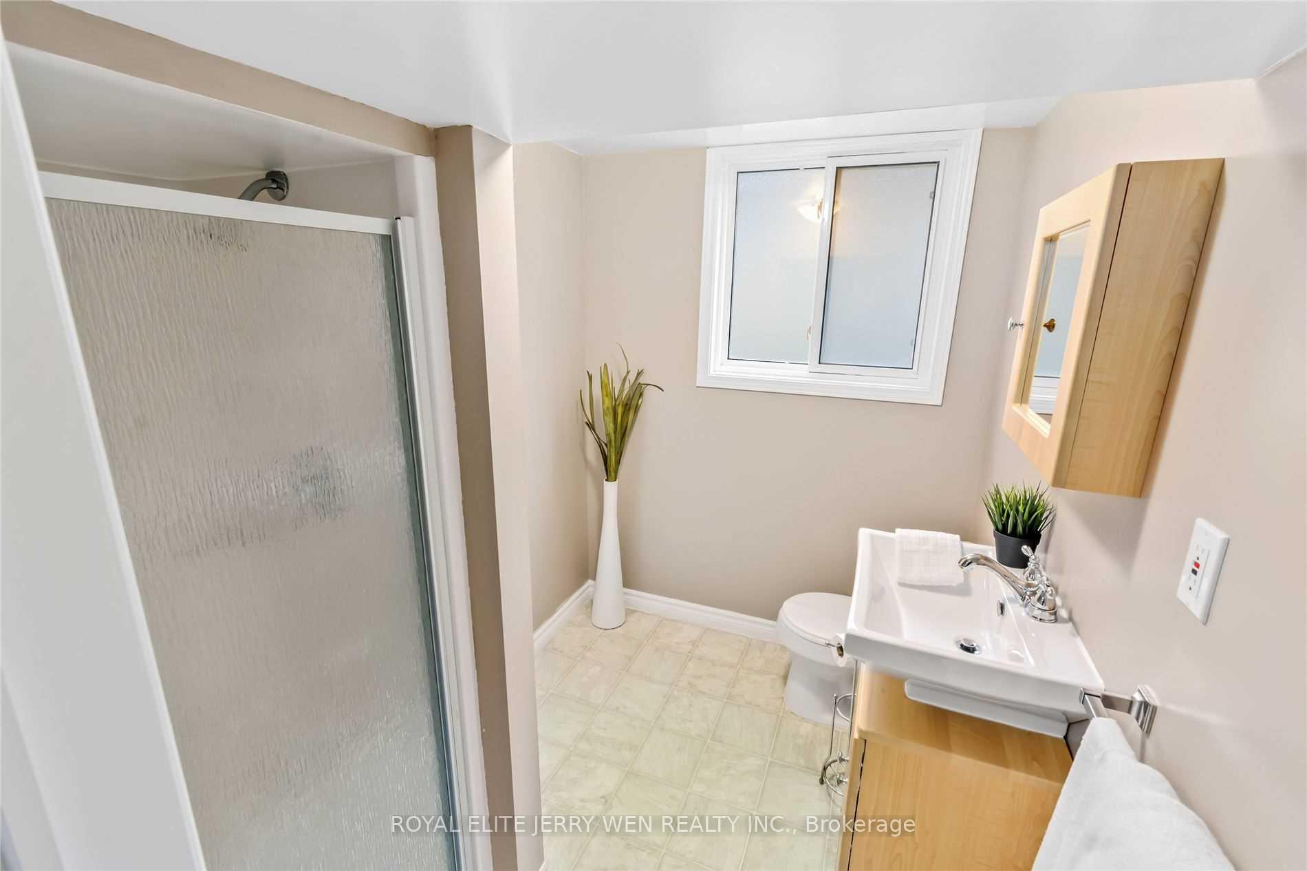 Photo 15 of 784 Central Park Boulevard N, Oshawa, Centennial — HOMEH