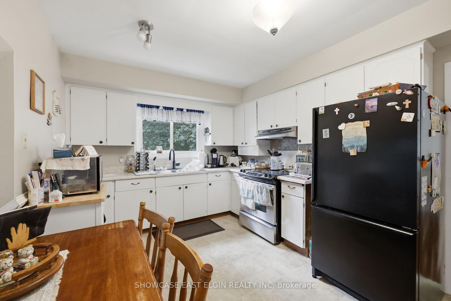 Photo 8 of 10 Pierce Street, Aylmer — HOMEH