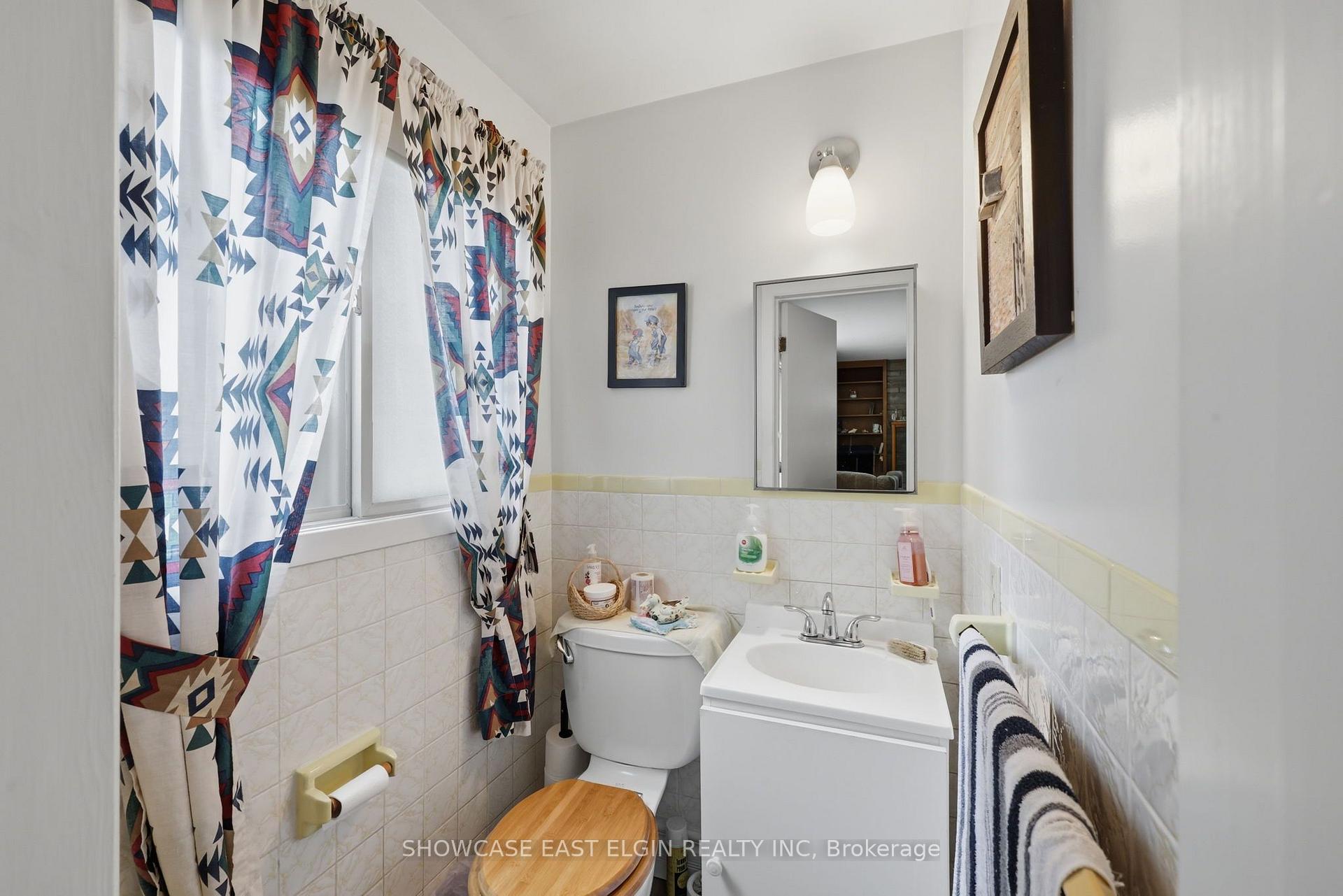 Photo 13 of 10 Pierce Street, Aylmer — HOMEH