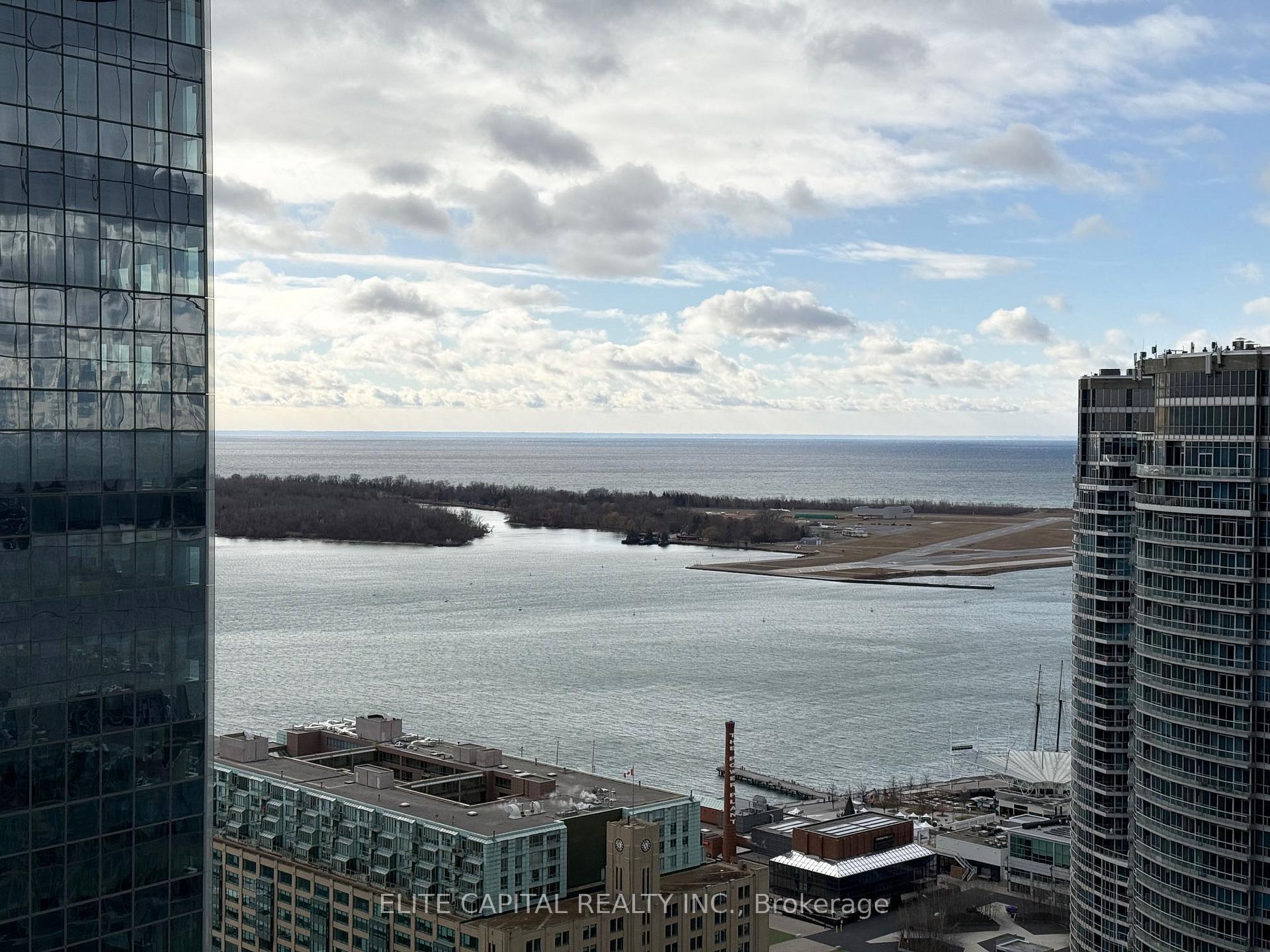 Photo 5 of Unit 3711, 88 Harbour Street, Toronto, Waterfront Communities — HOMEH