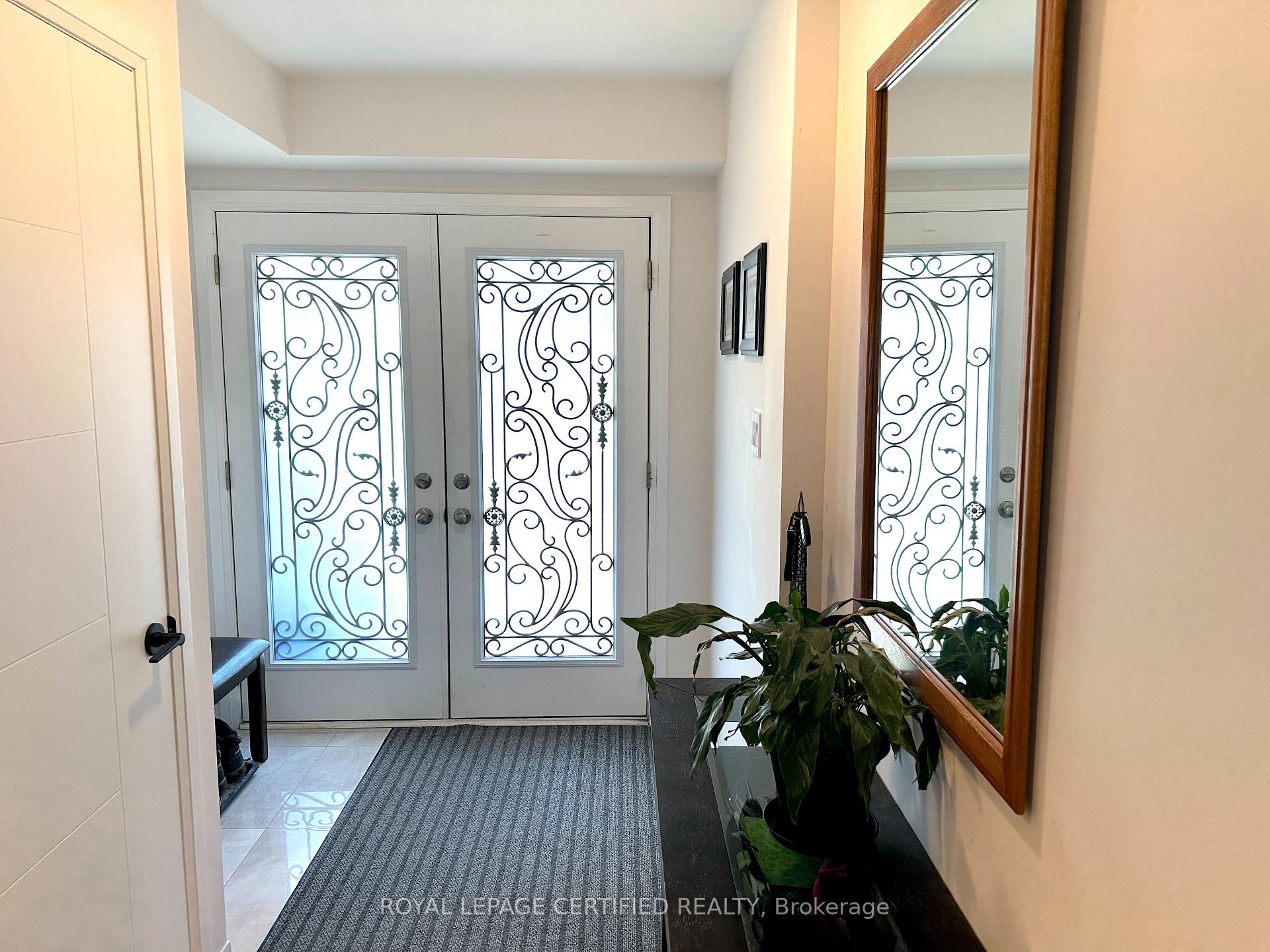 Photo 3 of 14 Ambereen Place, Clarington, Bowmanville — HOMEH
