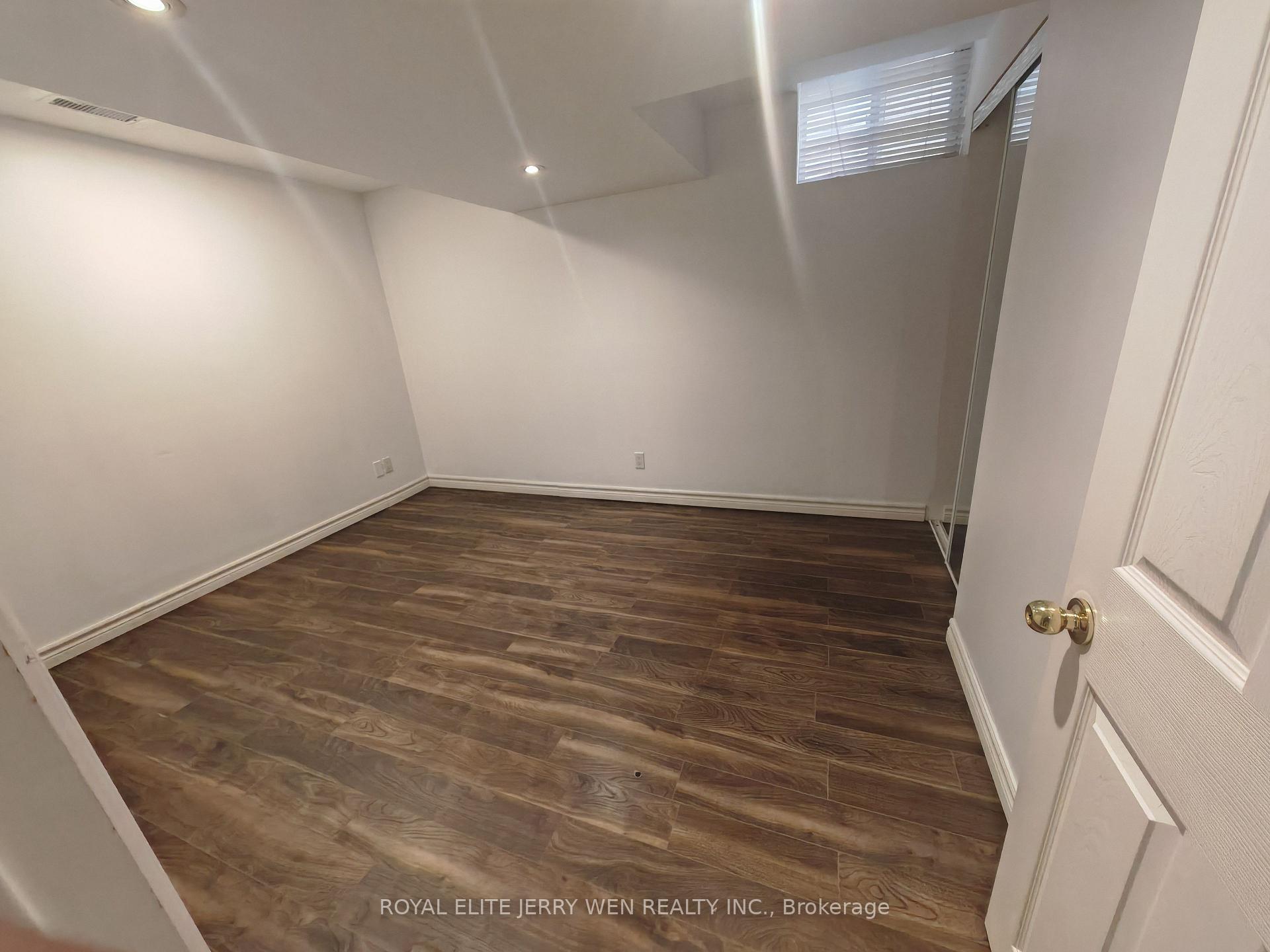 Photo 4 of Unit Basement, 57 Garland Crescent, Richmond Hill, Rouge Woods — HOMEH