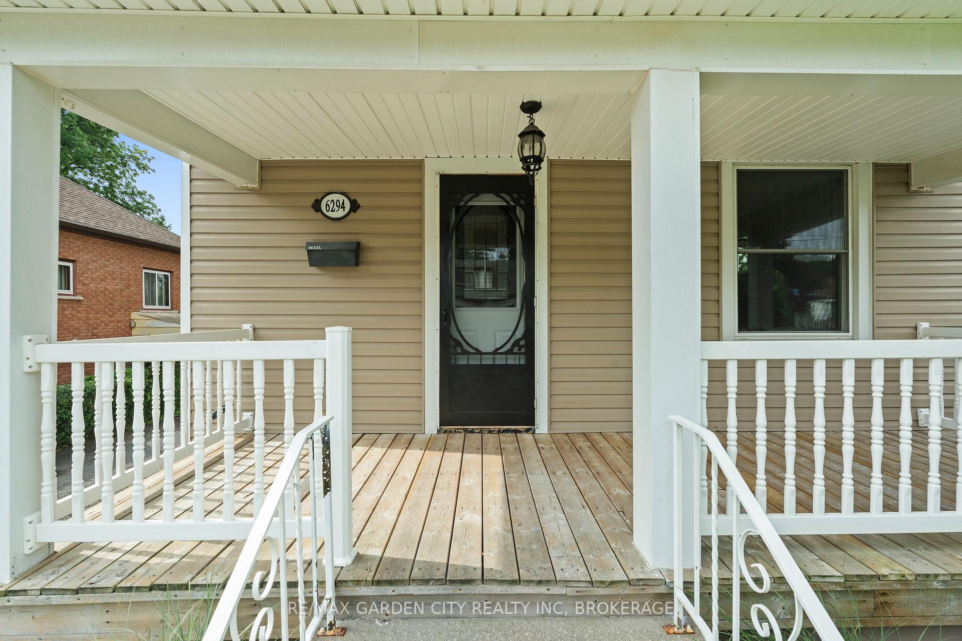 Photo 2 of 6294 Culp Street, Niagara Falls, Dorchester — HOMEH