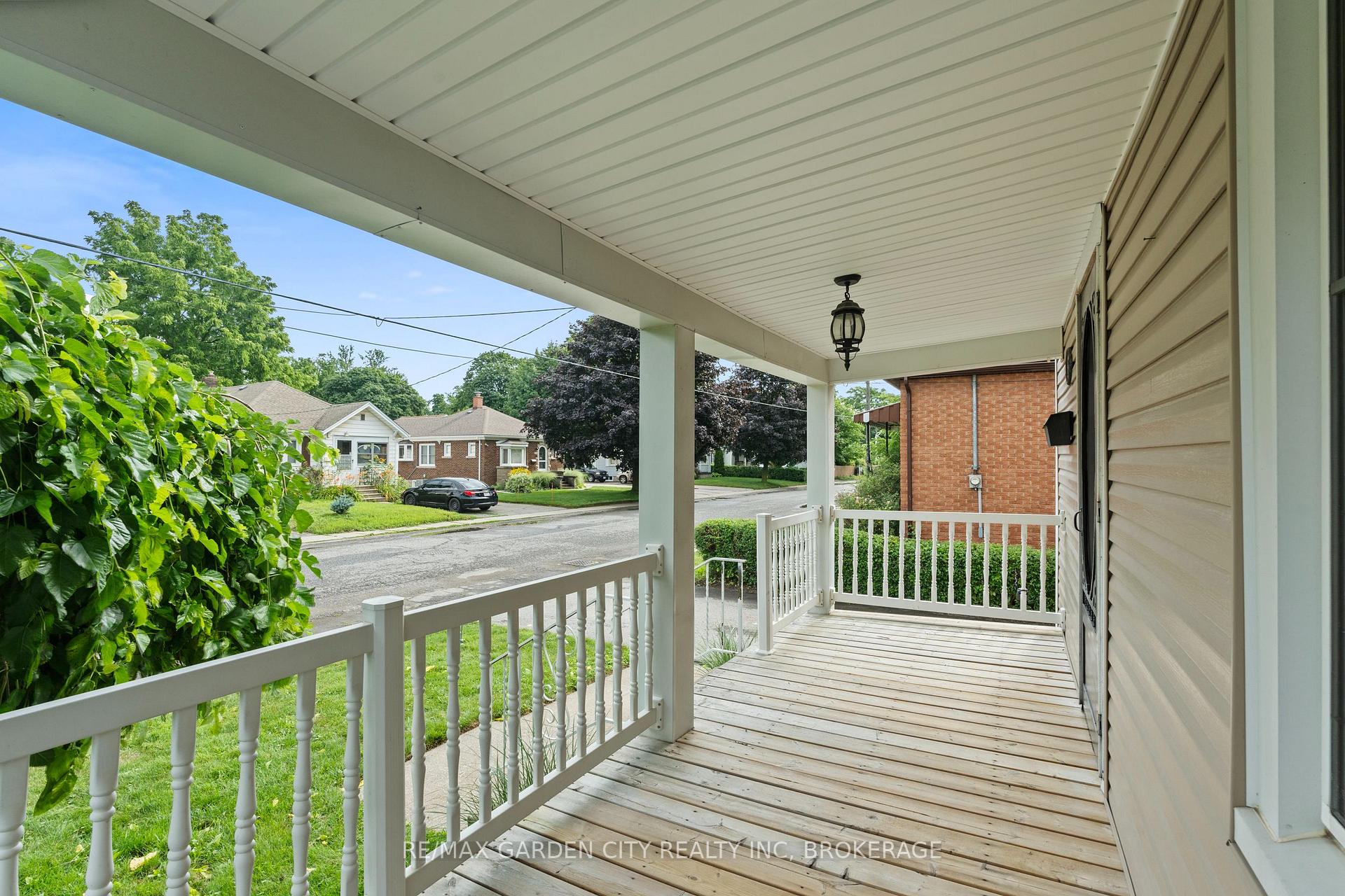 Photo 3 of 6294 Culp Street, Niagara Falls, Dorchester — HOMEH
