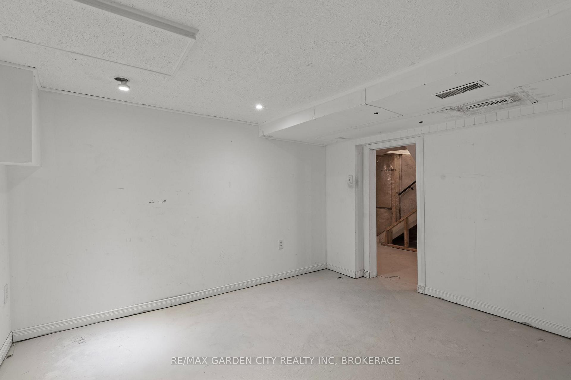 Photo 25 of 6294 Culp Street, Niagara Falls, Dorchester — HOMEH