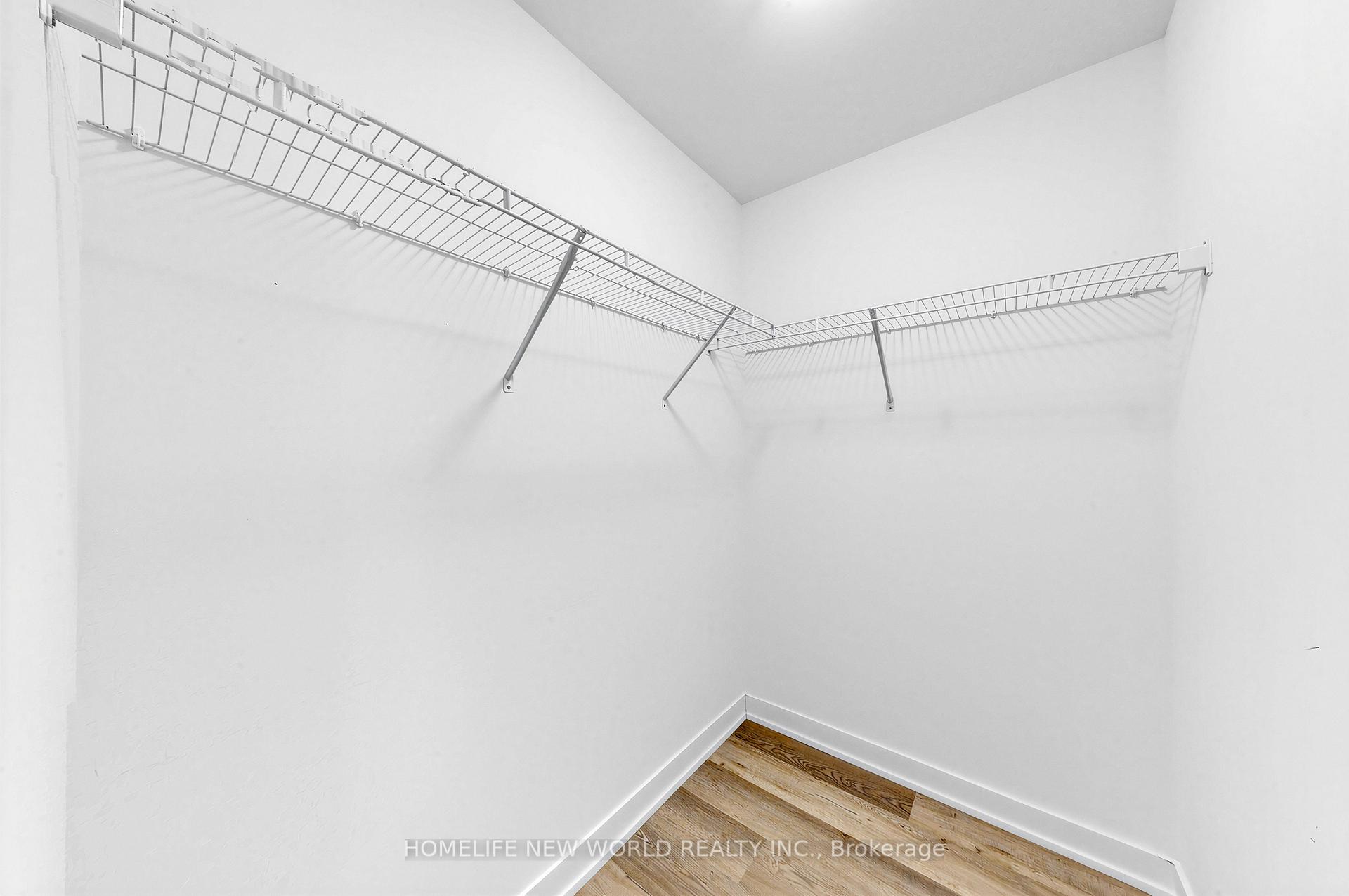 Photo 10 of Unit 933, 2 David Eyer Road, Richmond Hill, Rural Richmond Hill — HOMEH