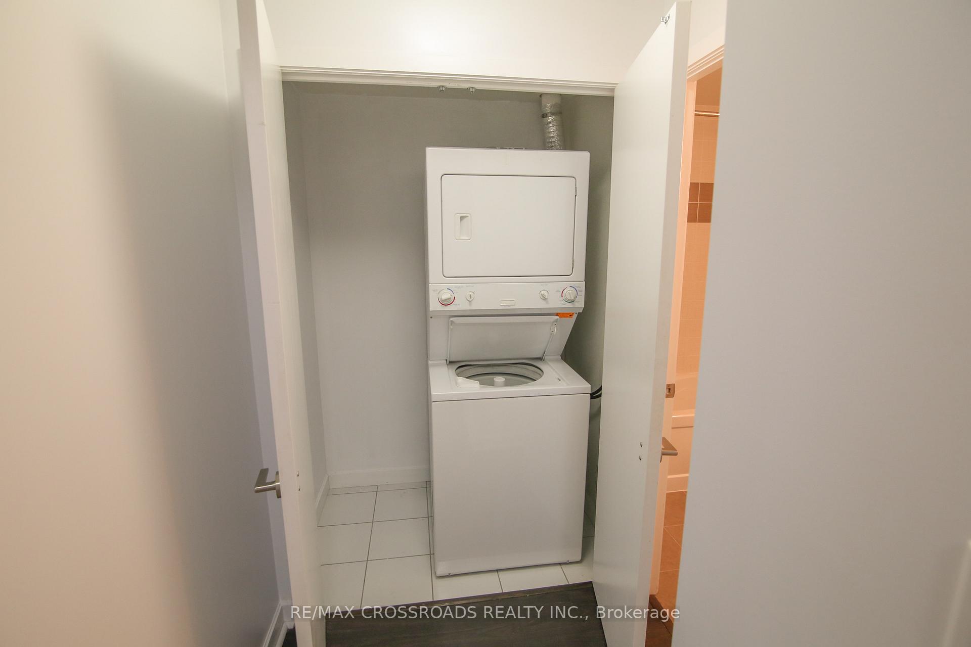 Photo 7 of Unit 3205, 33 Bay Street, Toronto, Waterfront Communities — HOMEH
