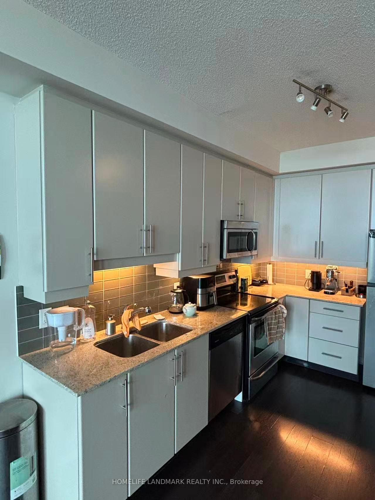 Photo 9 of Unit 4411, 33 Bay Street, Toronto, Waterfront Communities — HOMEH