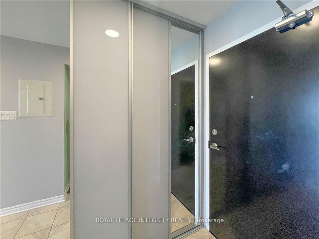 Photo 4 of Unit 609, 314 Central Park Drive, Ottawa, Central Park — HOMEH