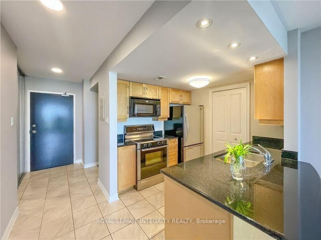 Photo 6 of Unit 609, 314 Central Park Drive, Ottawa, Central Park — HOMEH