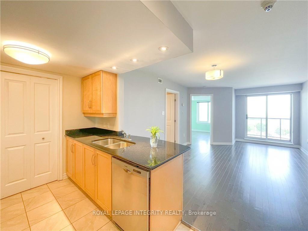 Photo 9 of Unit 609, 314 Central Park Drive, Ottawa, Central Park — HOMEH